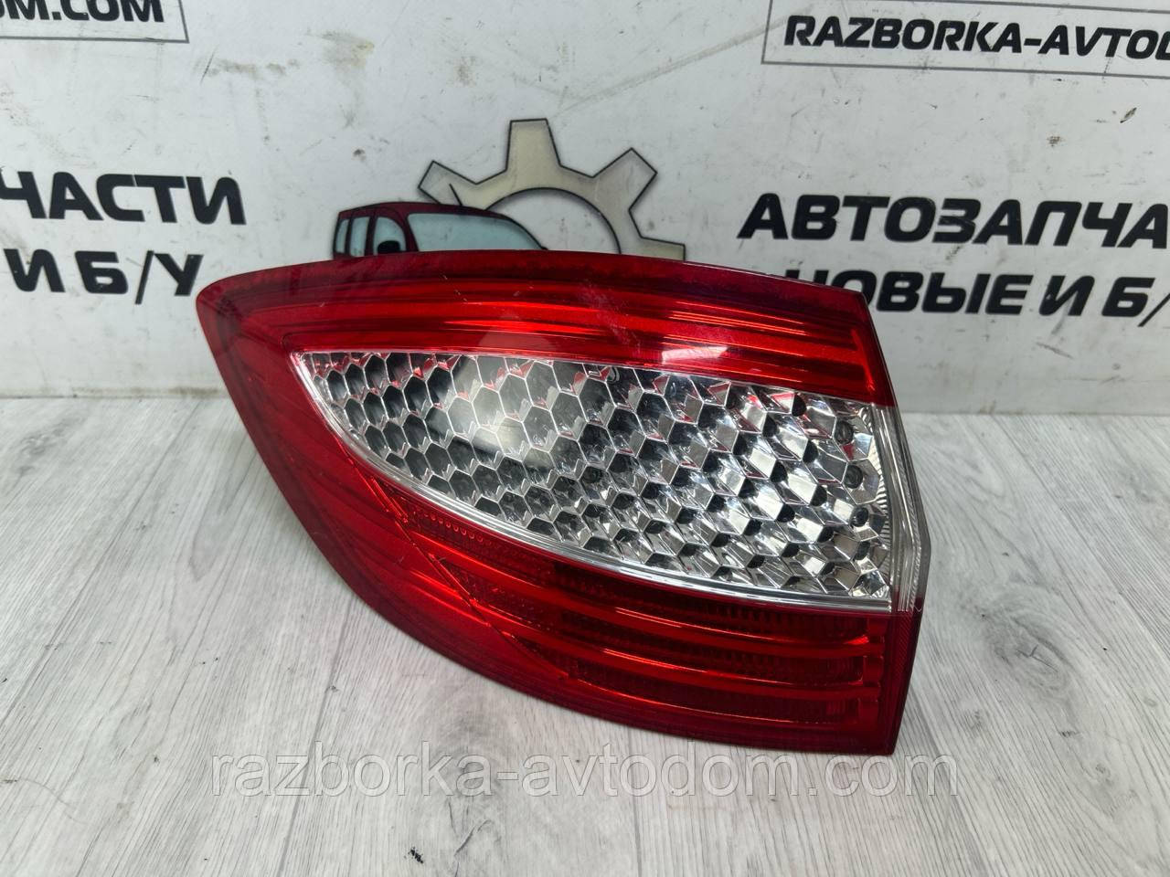 Ліхтар задній лівий (зовнішній) універсал Peugeot 407 (04-11) OE:7s7113405b