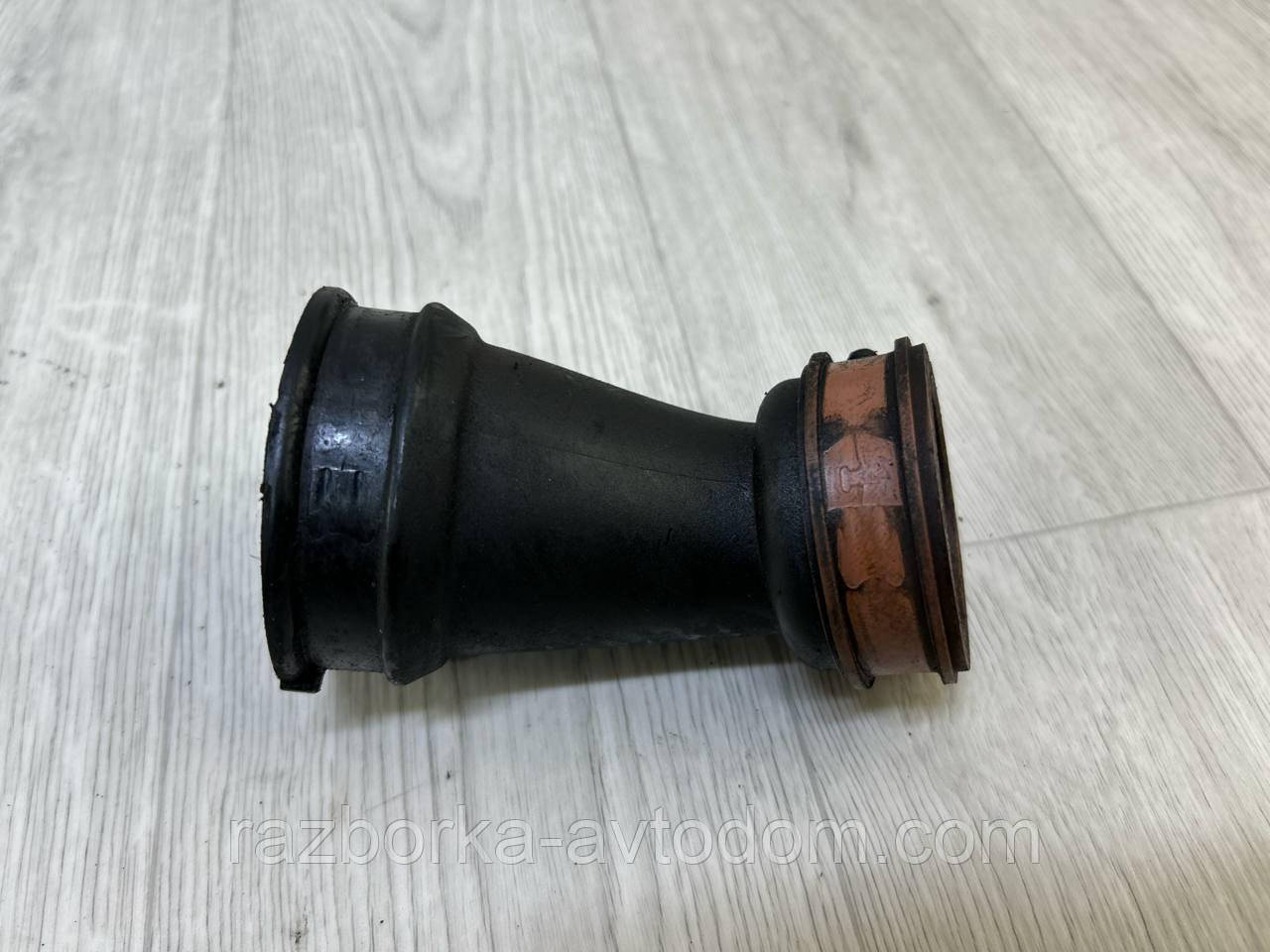 Патрубок інтеркулера 2.0TDCI Ford Kuga (08-), Focus (11-), Escape (13-), C-max (10-), Mondeo MK4 OE:N0701170