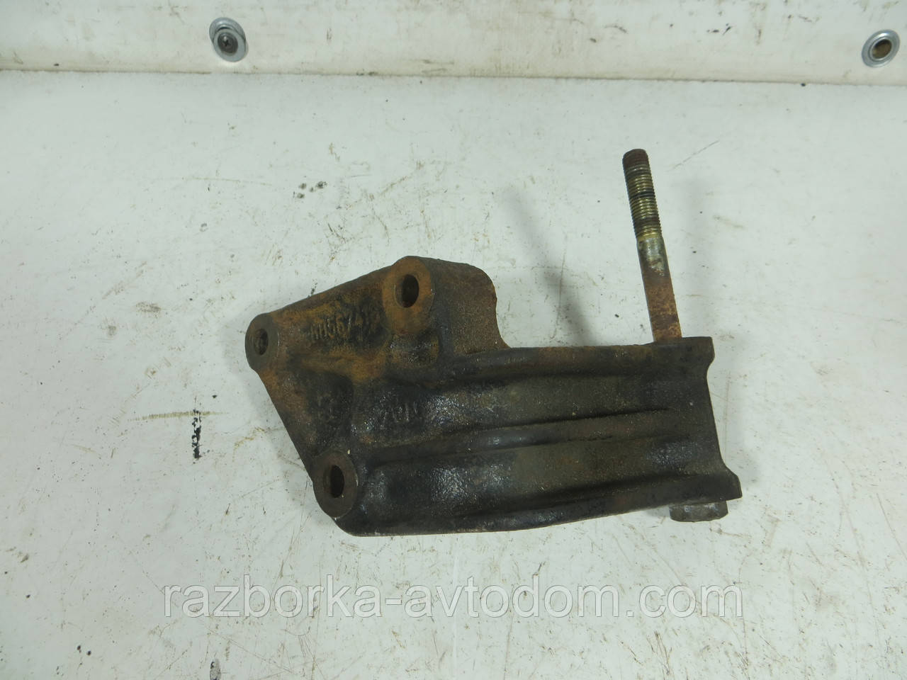 Кронштейн кріплення Двигуна КПП Alfa Romeo 155 (1992-1998) ОЕ: 60567418