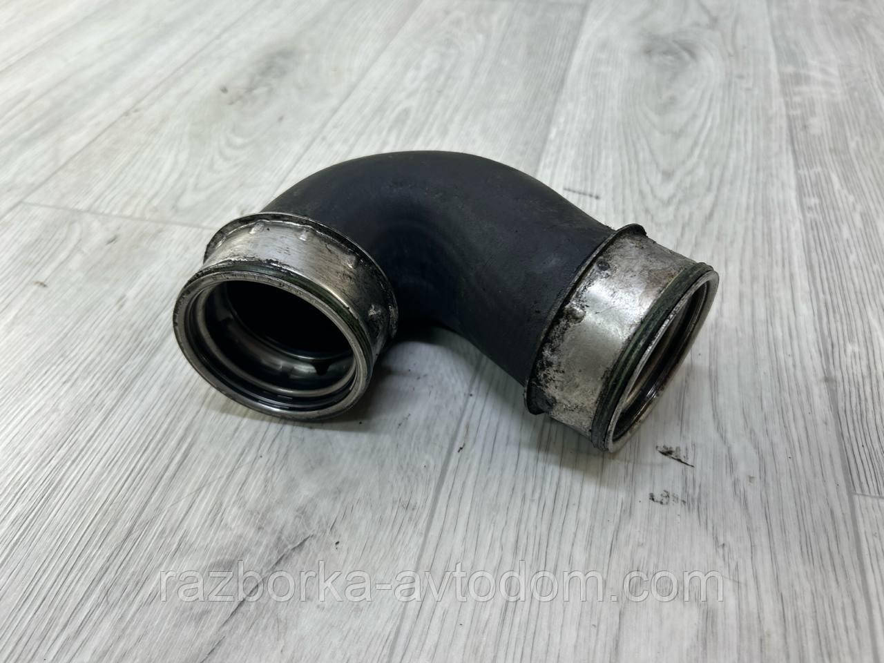 Патрубок інгрекулера нижній 1.9TDI, 2.0TDI SKODA Superb 1 (02-08), VW Passat B5 OE:3B0145834AC