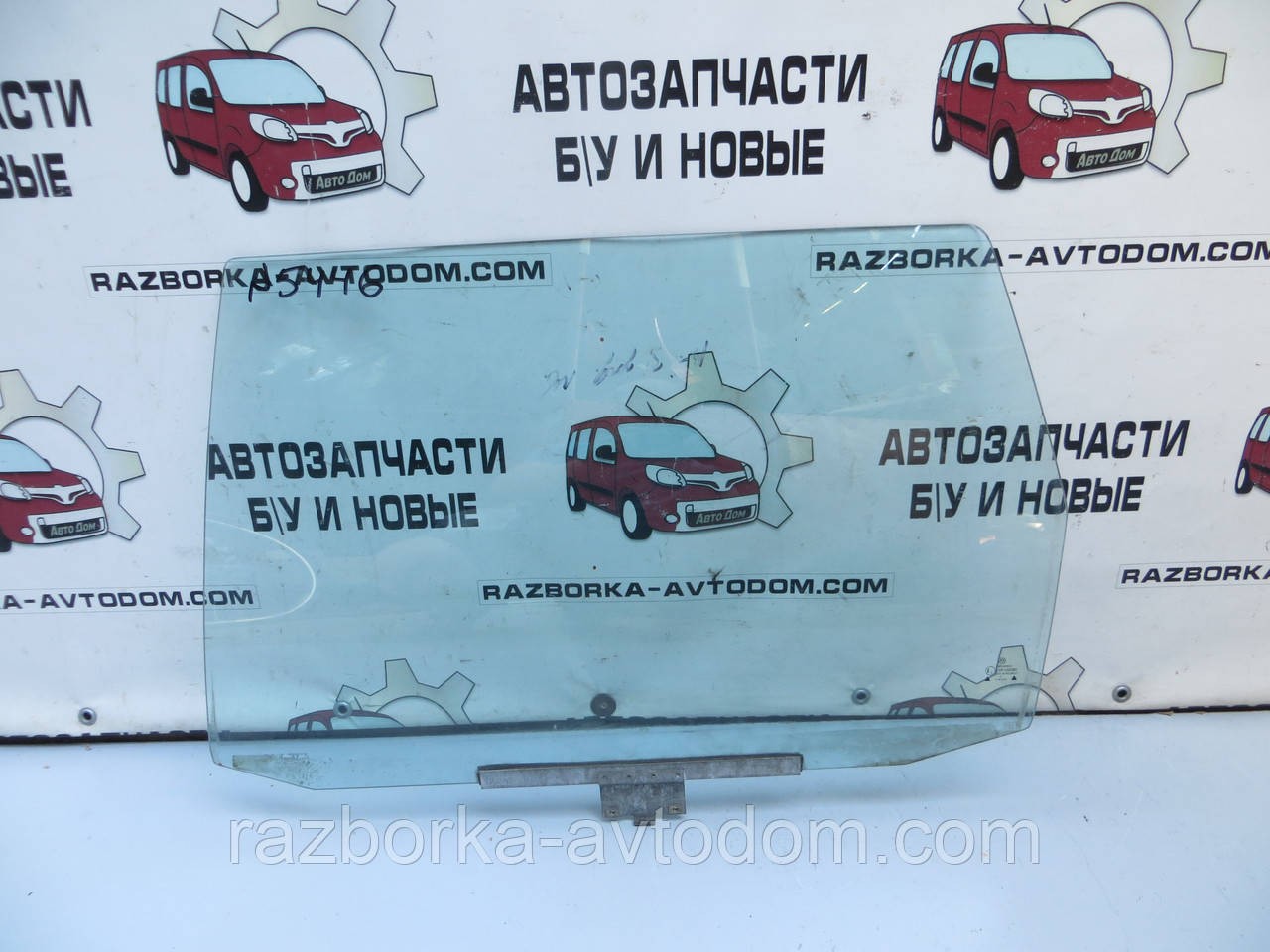 Скло заднього лівого дверей (універсал) VW Passat B3, B4 (1988-1997) ОЕ: 333 845 205