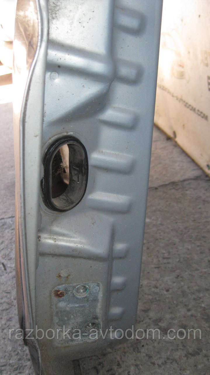 Двері передні права VW Passat B5 (1997-2000) OE:3B4831052BE ДЕФЕКТ