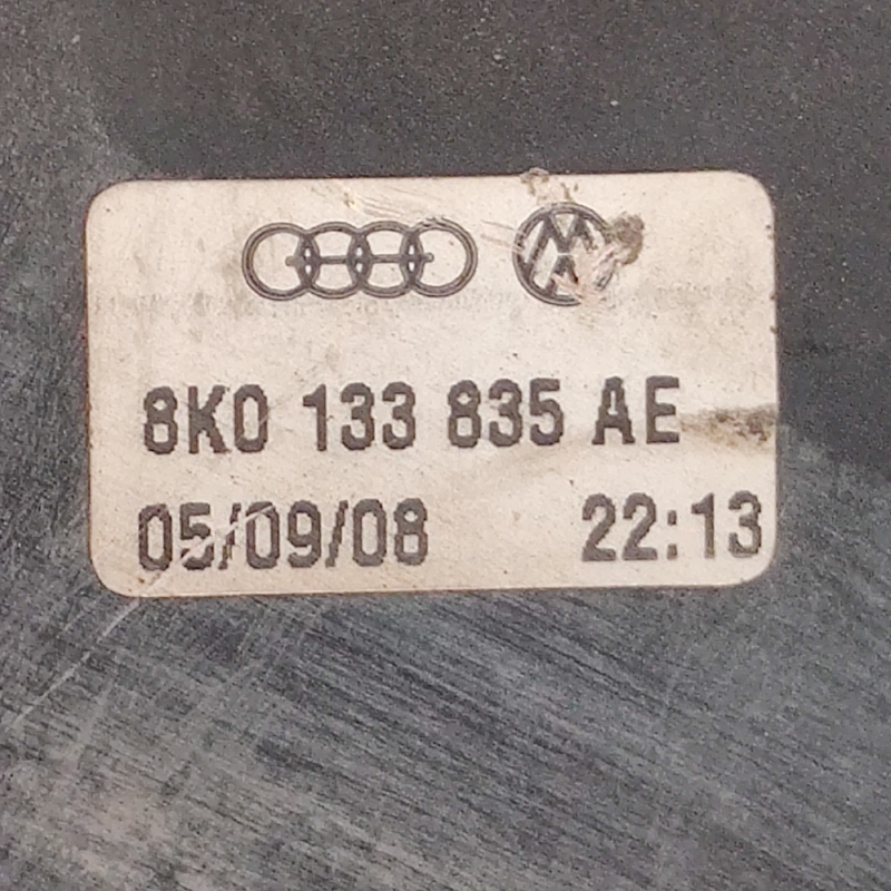 Корпус повітряного фільтра Audi A4 B8 (07-15) 2.0 TDI