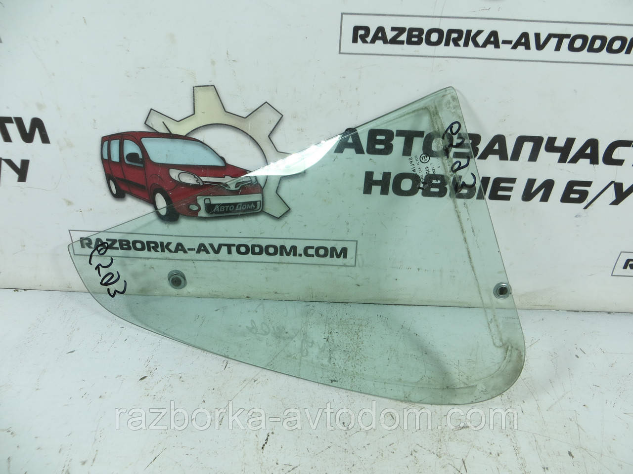 Скло заднього лівого дверей (форточка) RENAULT Clio I (1990-1998) ОЕ: 7700791667