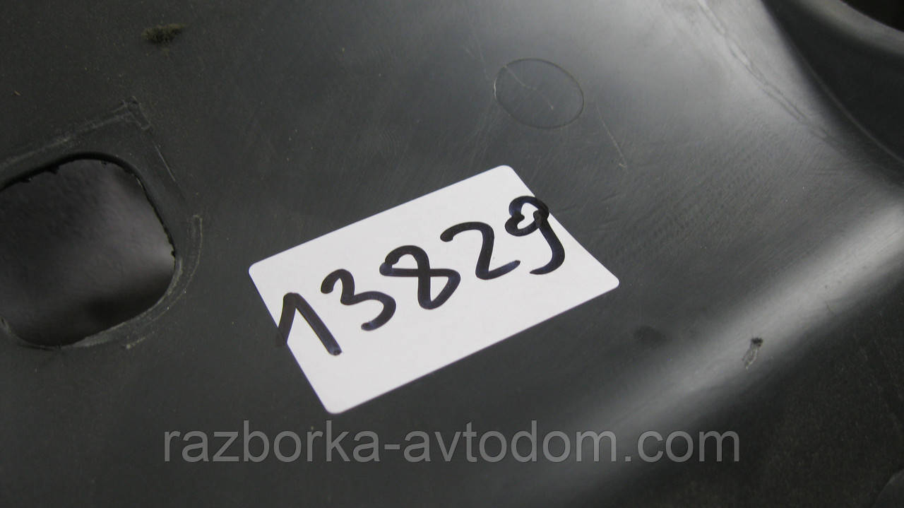 Карта обшивка карти багажника права VW Touran (03-10) OE: 1t0867036031