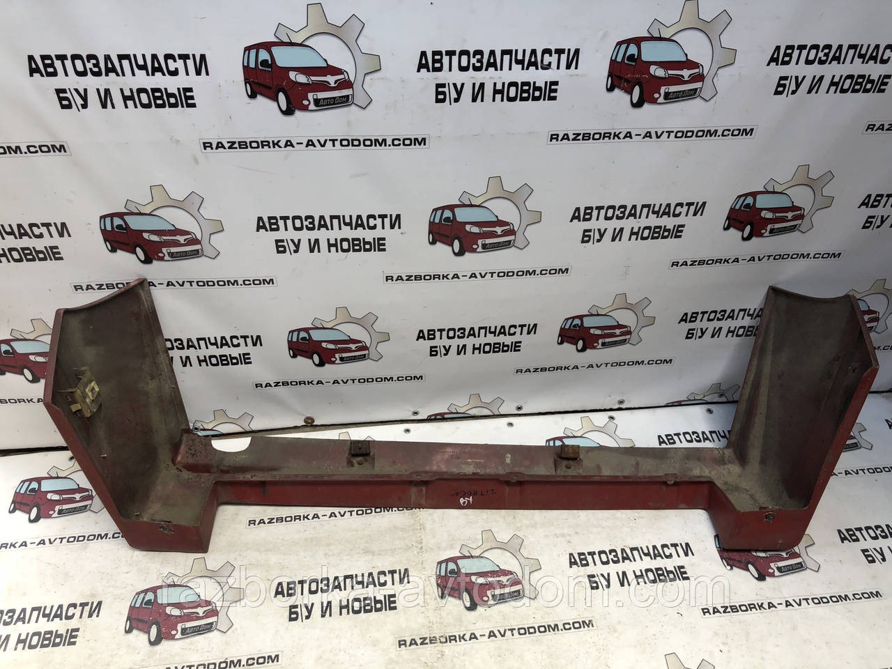 Бампер задній універсал Citroen BX (1982-1994) 9560648117