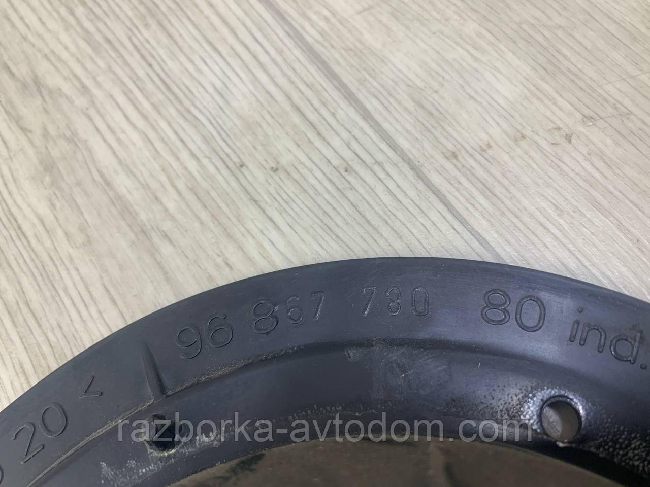Корпус кріплення динаміка дверей передньої правої PEUGEOT 308 (09-16) ОЕ:9686778080