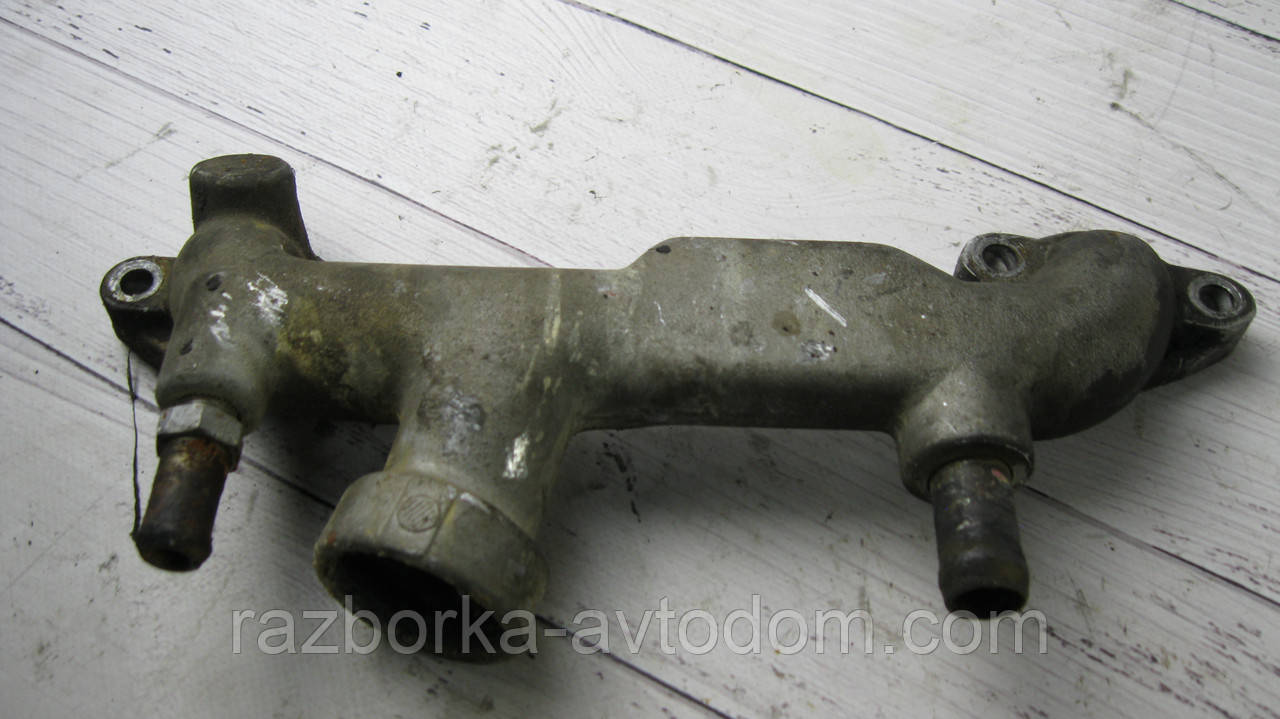 Фланець системи охолодження 3.0i Mitsubishi Pajero Sport 1 (1997-2009) OE:MD375586