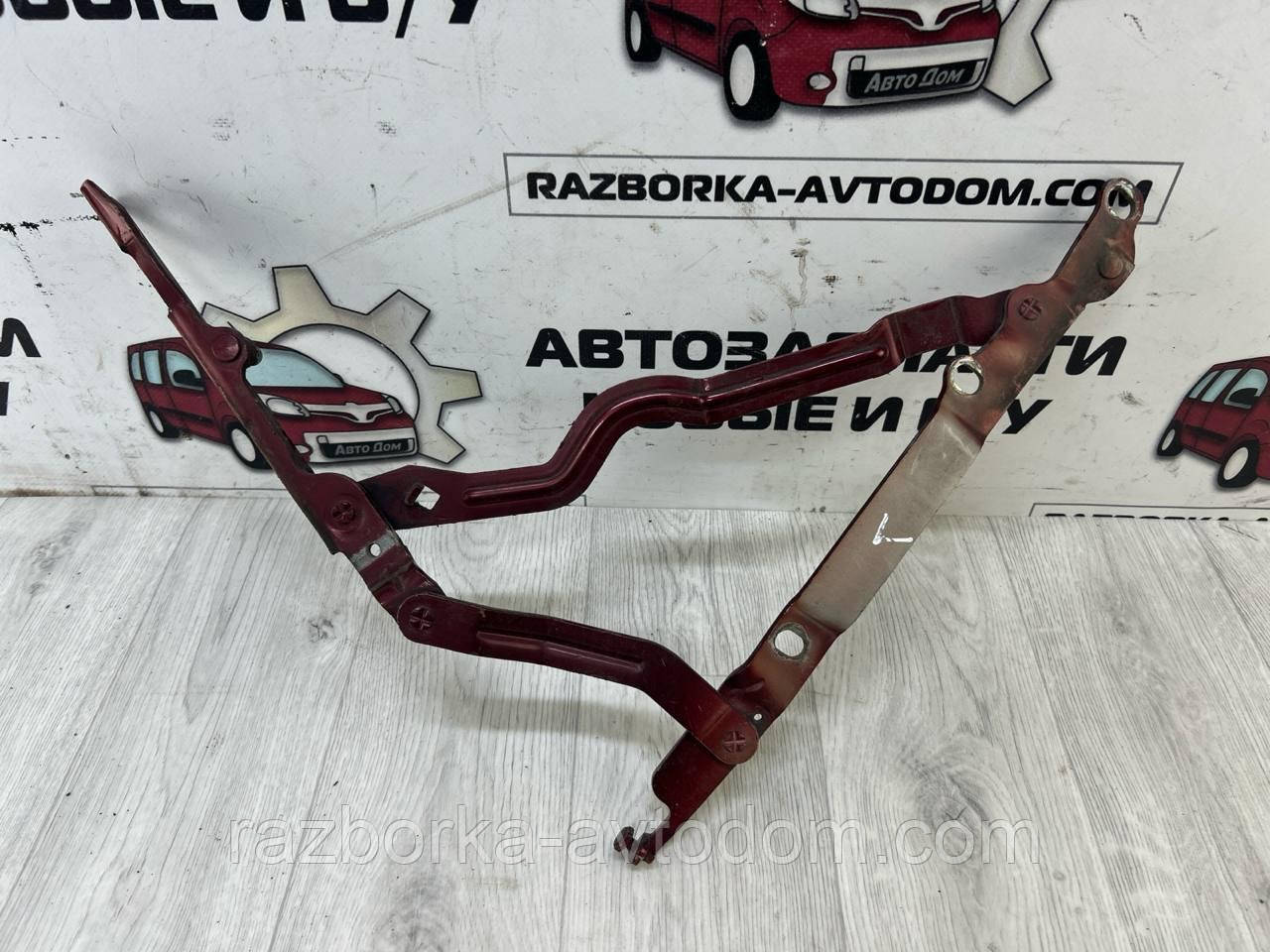 Петля кришки багажника седан ліва Opel Omega B (1996-1999) OE:90379045