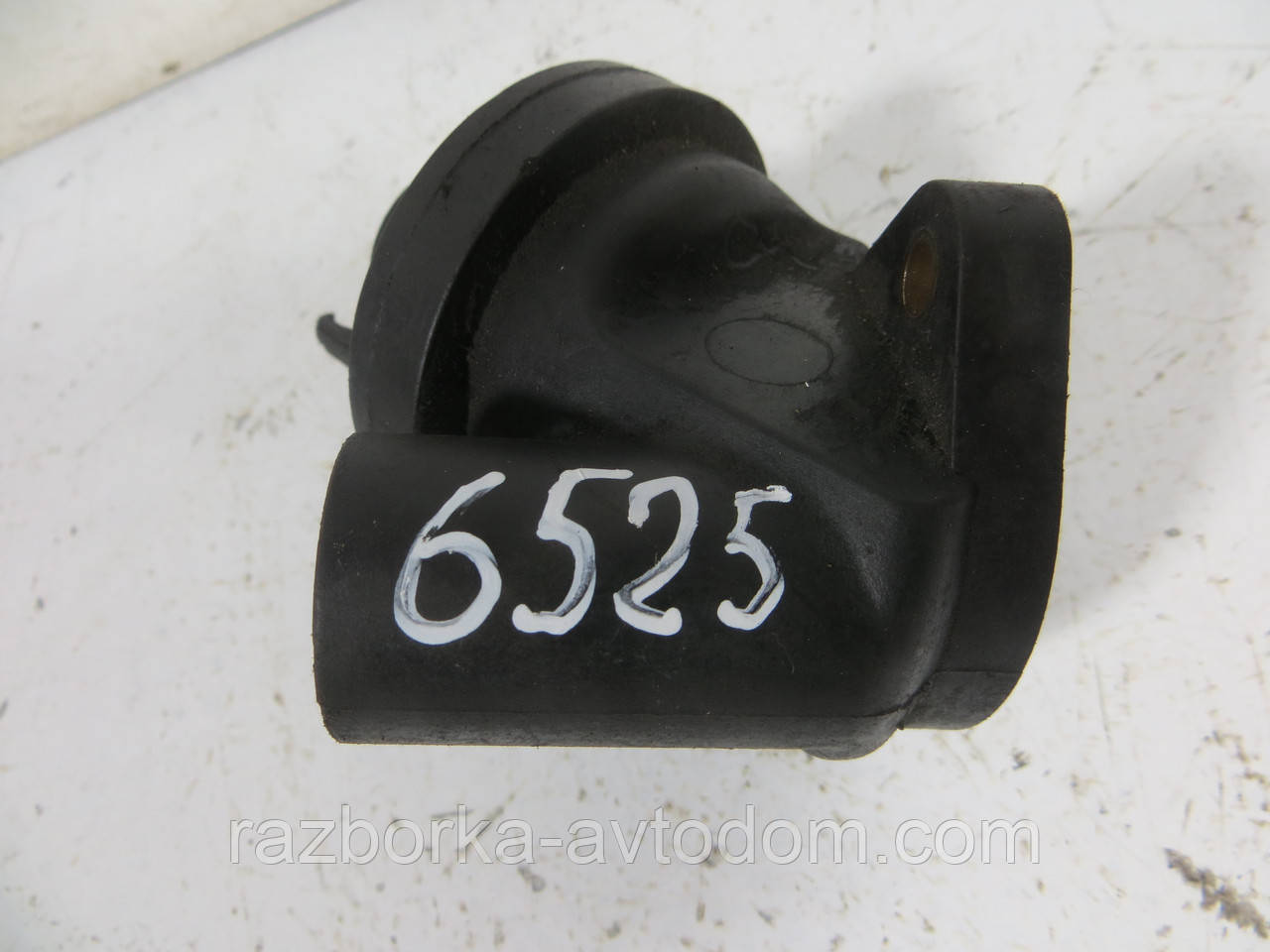 Клапан системи вентиляції двигуна BMW 5 E28 2.4td (M21D24) E34 ОЕ: 3911170904