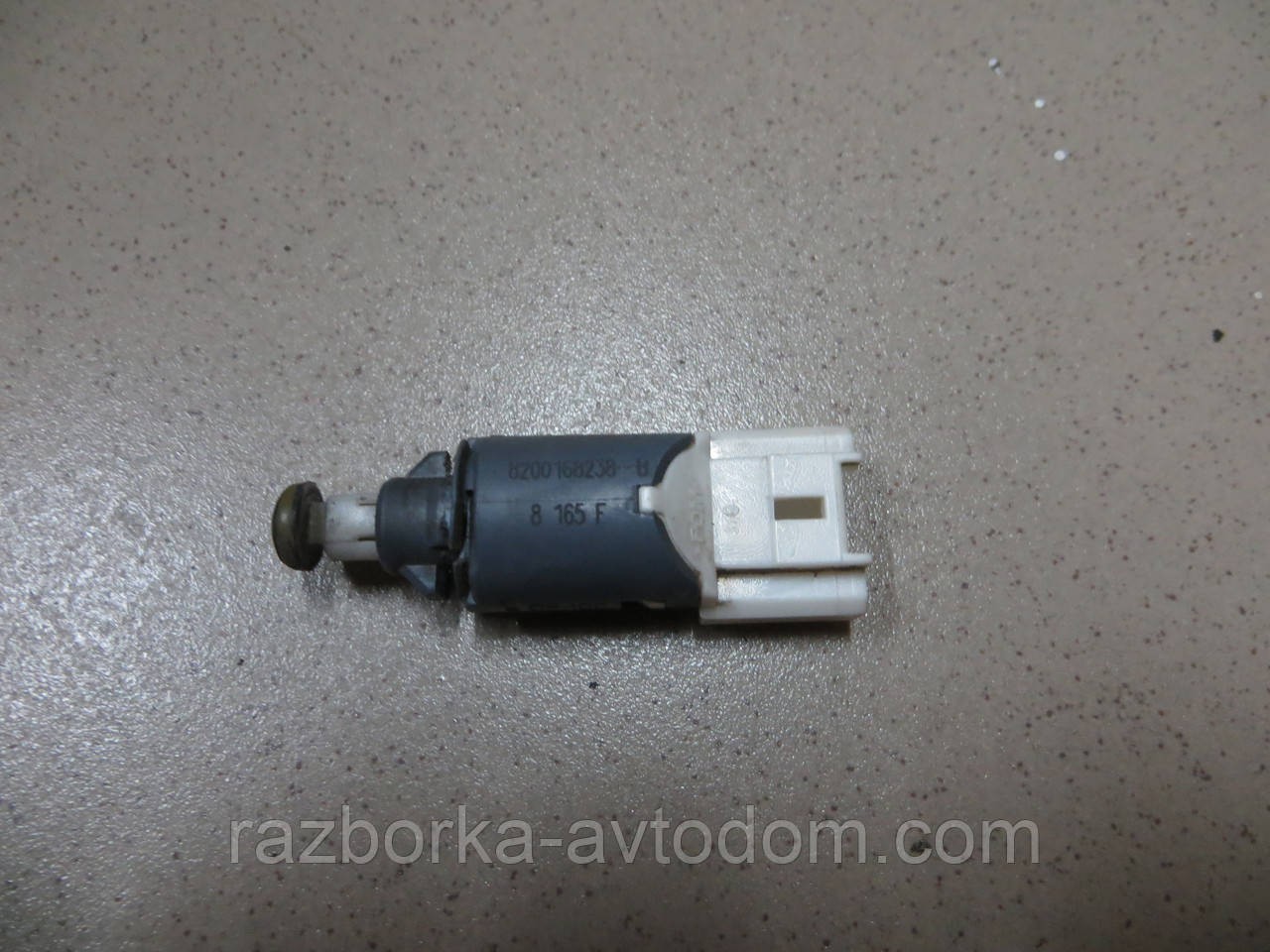 Датчик стоп сигналу Renault Kangoo (08-13) OEM 8200168238