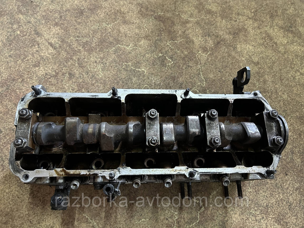 Головка блока циліндрів (ГБЦ) VW B3 1.8I (1988-1993) ДЕФЕКТ: протікає ( продаж заради розпочинання)