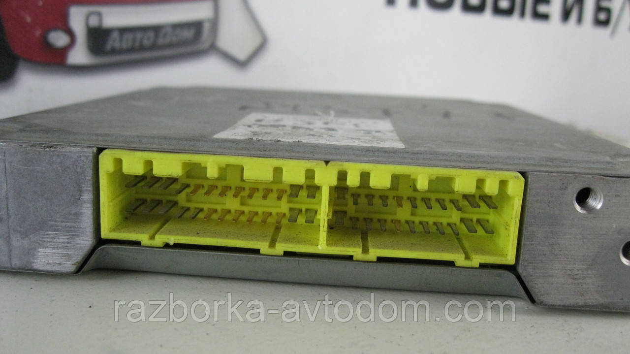 Електронний блок керування двигуном (ЕБУ) мізки Mazda 323 B3F (стерт номер)