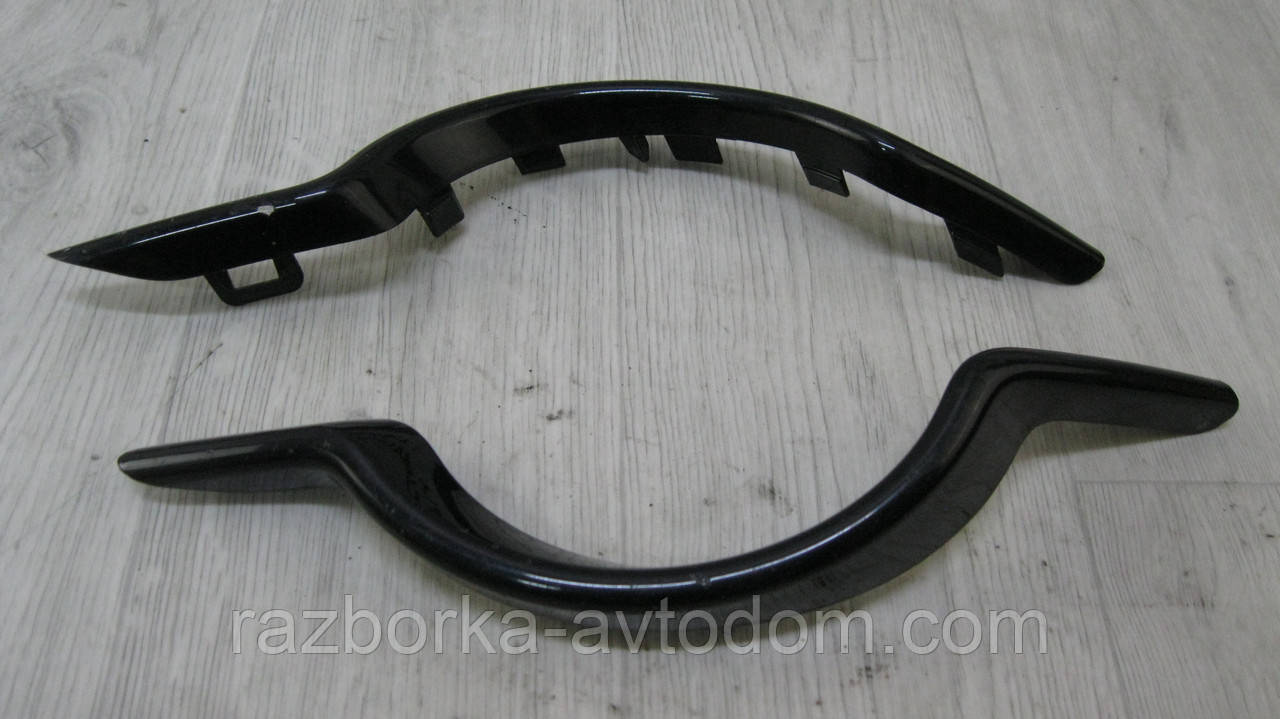 Рамка протитуманної фари лівої Dodge Journey (2008-), OE: 68223779AA