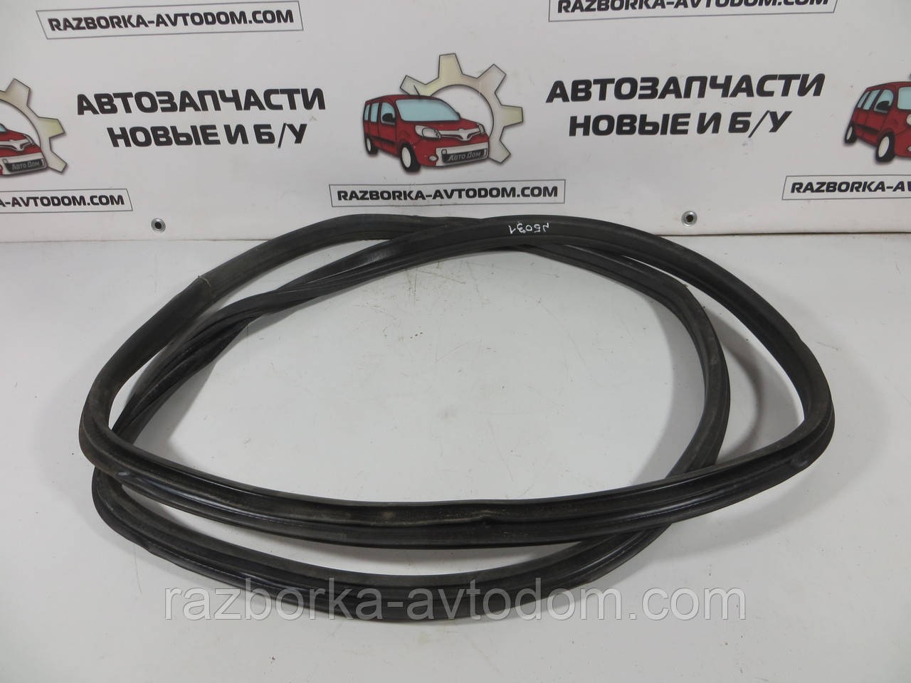 Гумка дверей передня права Opel Zafira A (1999-2005)