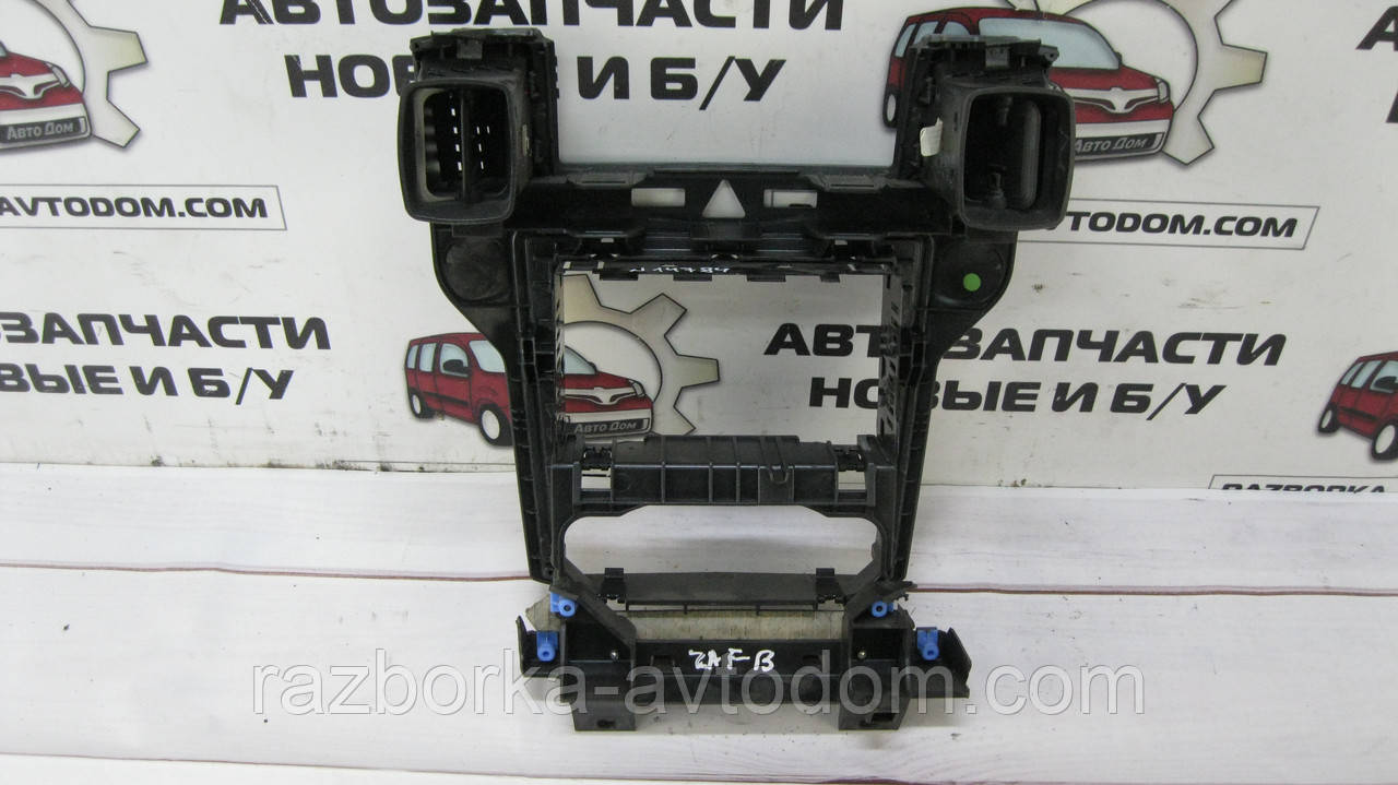 Накладка пластик центральної консолі Opel Zafira B (2005-2010) OE:13198594, 13198595, 13198592, 13162554,