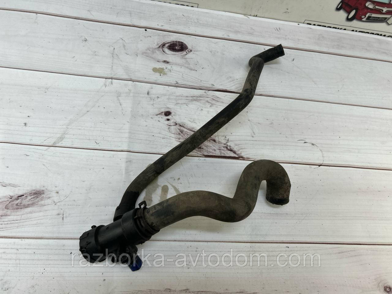 Патрубок системи охолодження з флянцем і датчиком 1,9TD VW Passat B5 (96-00) OE:8D0121055F