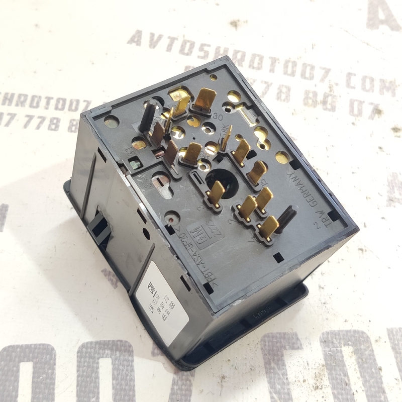 Перемикач світла Opel Astra G (98-09) 2.0D OEM 90561378
