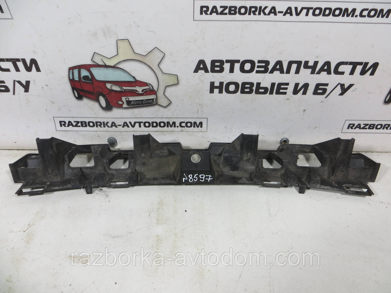 Кронштейн кріплення бампера заднього центрального хетчбек Renault Megane 2 (2003-2009) ОЕ: 8200074445