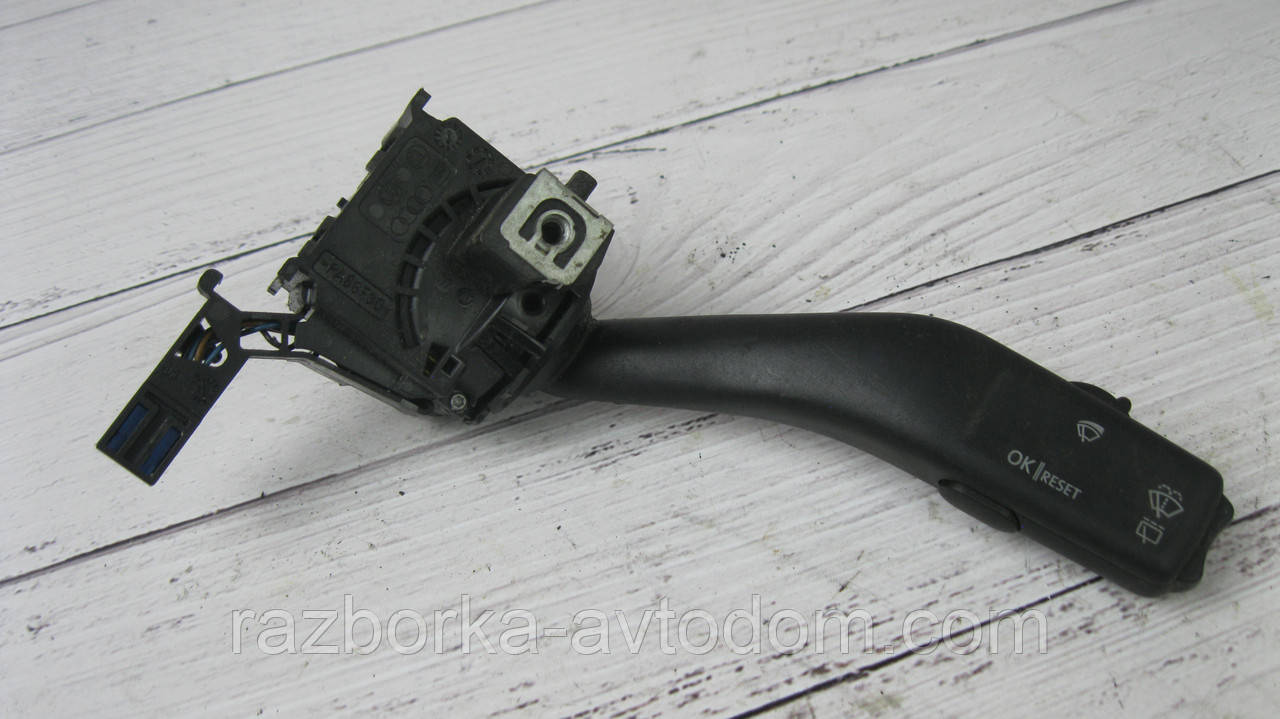 Перемикач підрулевий правий VW Touran, Tiguan, Jetta 5, Golf 5, Golf 6, Skoda Octavia A5 OE:1K0953519A