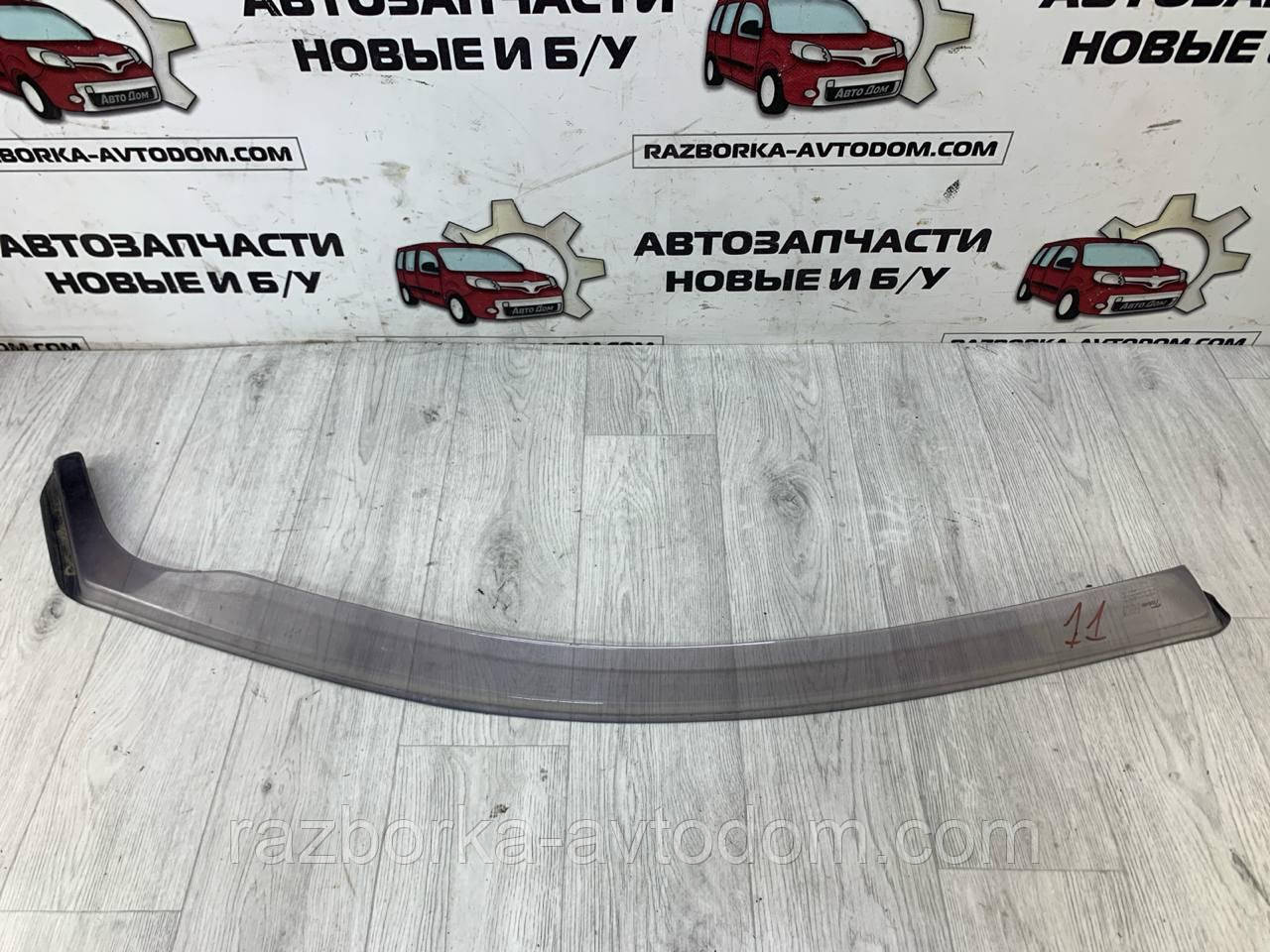 Дифлектор дверей передньої правої Skoda Superb (02-08)