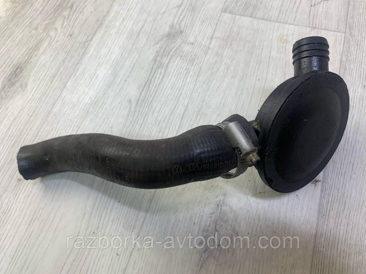 Клапан вентиляції картерних газів Audi 80 B4, VW Lt28-46, OE: 037129101K