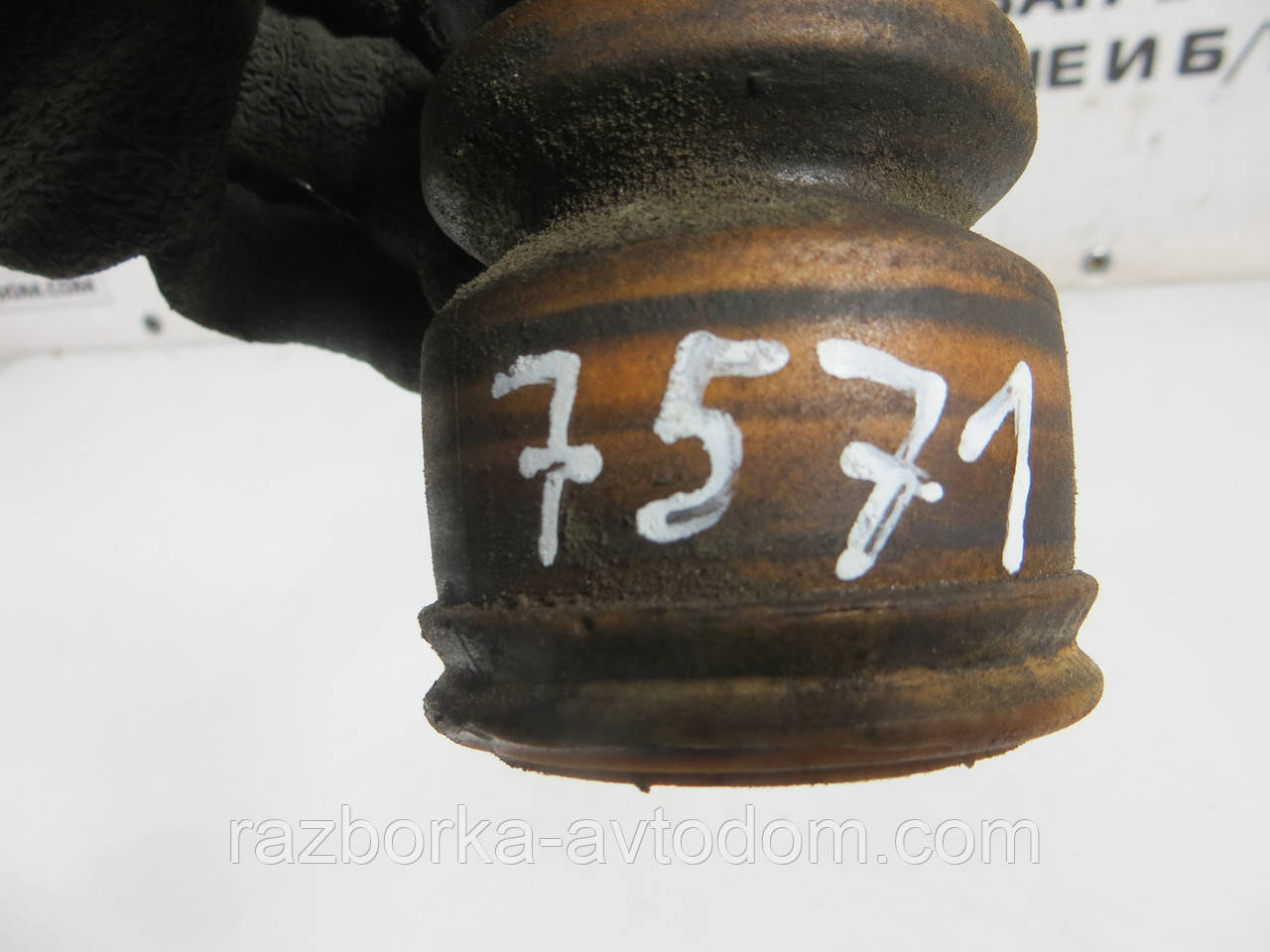 Відбійник амортизатора переднього FORD TRANSIT (2000-2006) ОЕ: 05322