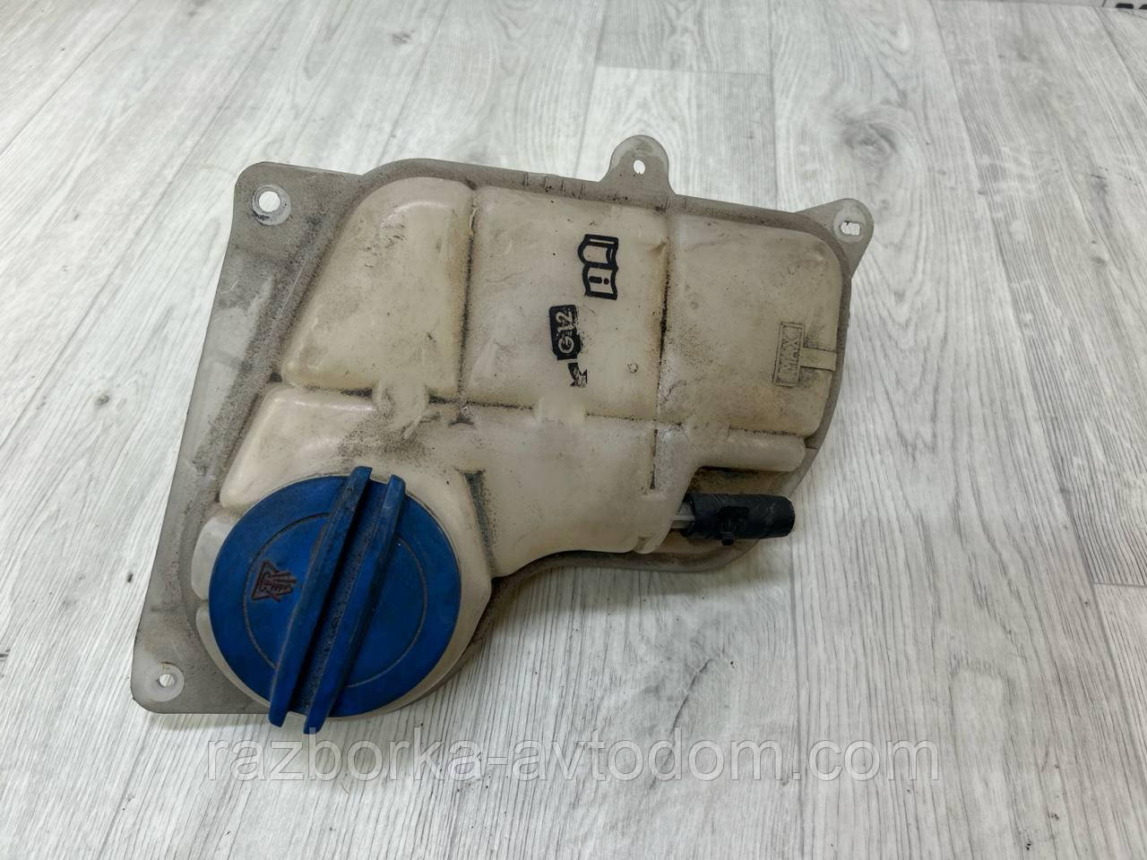 Бачок розширювальний Skoda Superb (02-08), VW Passat B5, Audi A4, A6, A8 OE: 8d0121403l