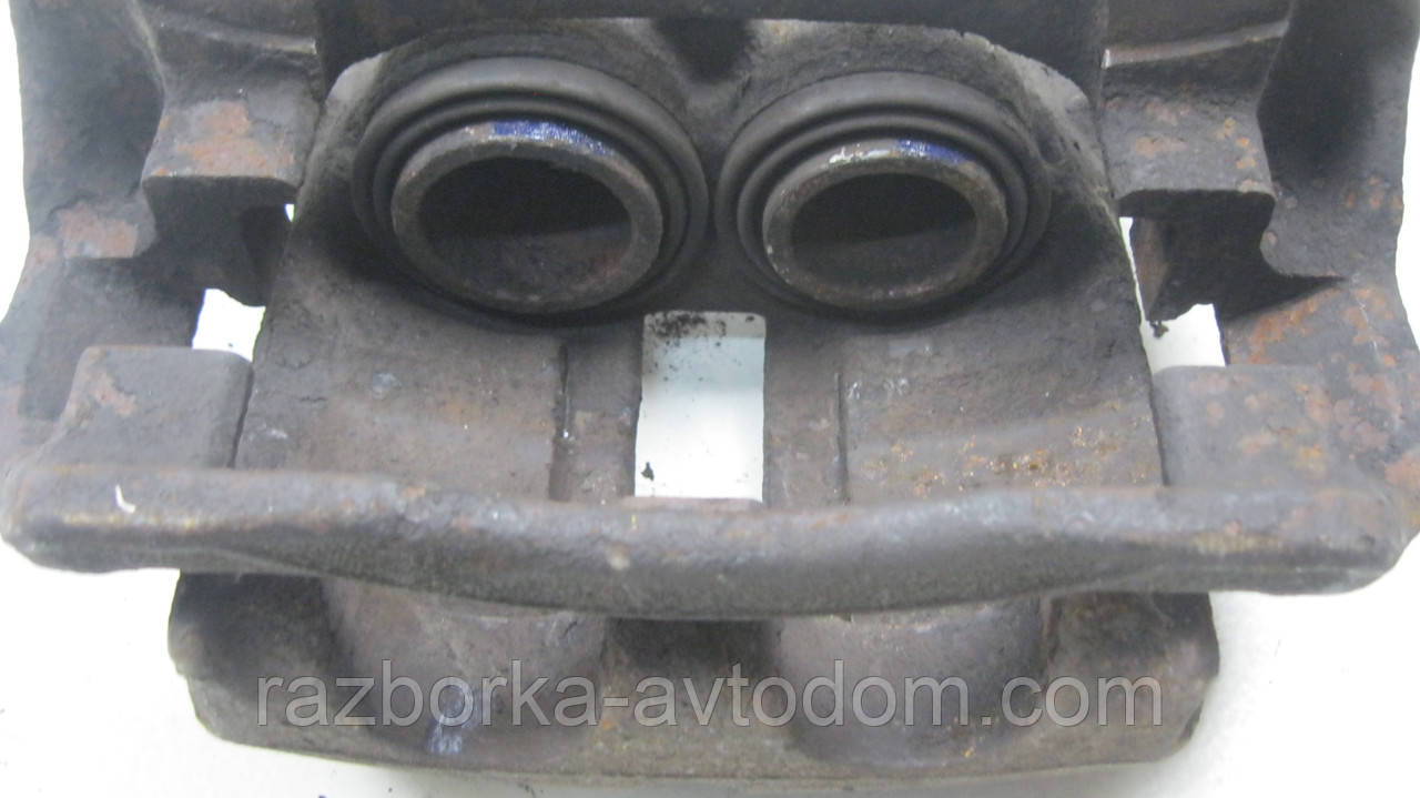 Суппорт передній правий Lucas Renault Trafic (2000-2014) OE:7701051808