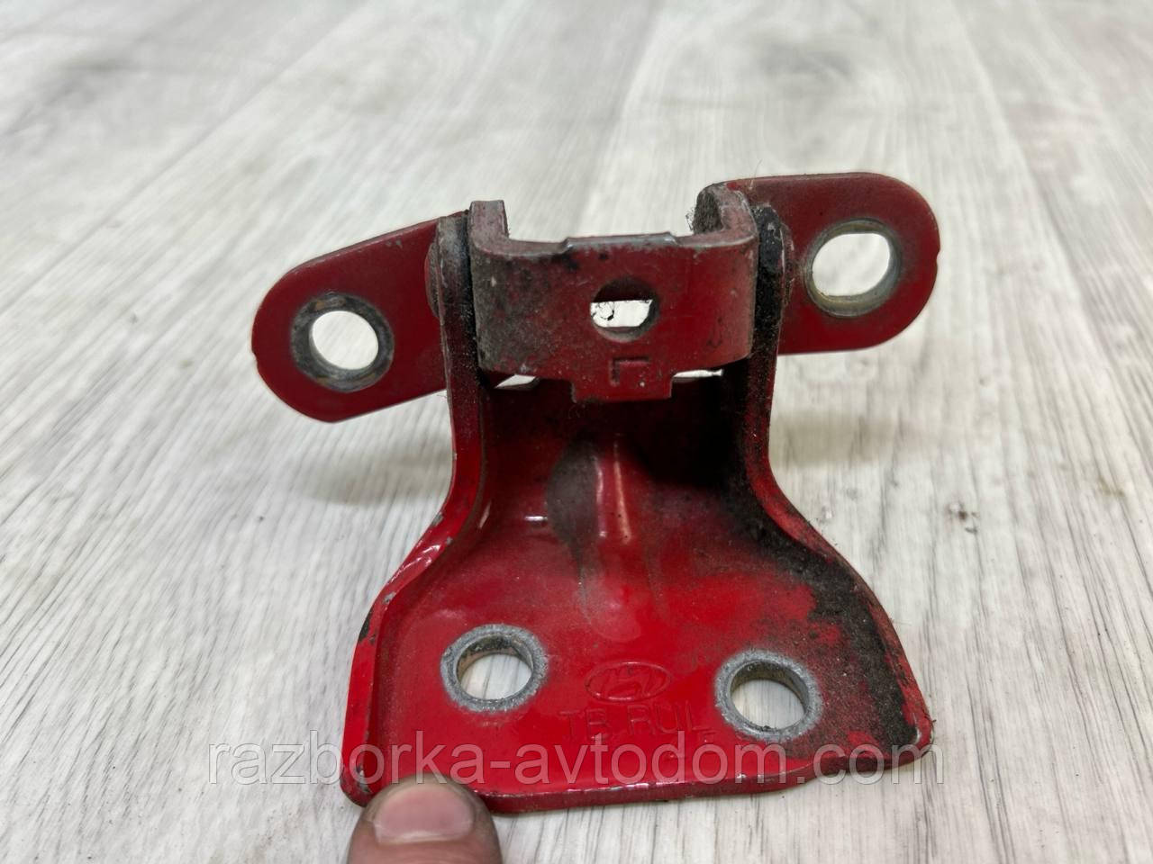 Петля дверей задньої лівої (верхня) Hyundai Getz (2002-2010) OE:793301C000 фото 2