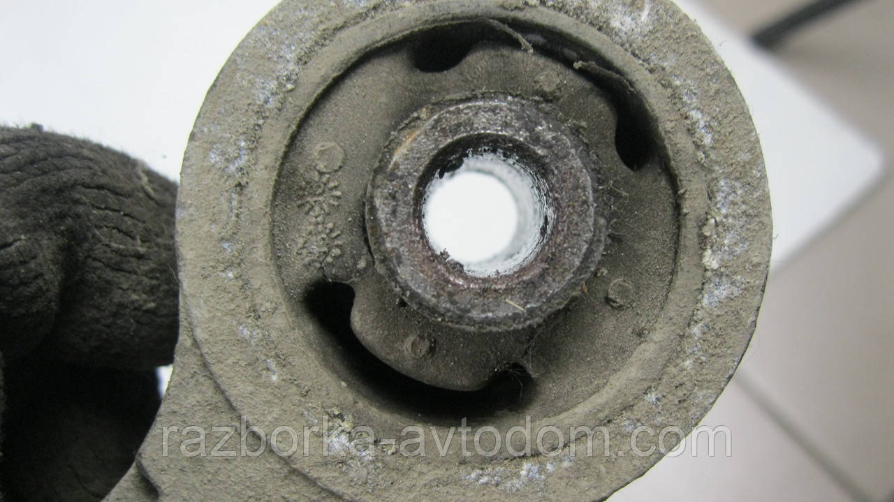 Подушка (опора) двигуна задня Opel Corsa C (2000-2012) OE:13117088