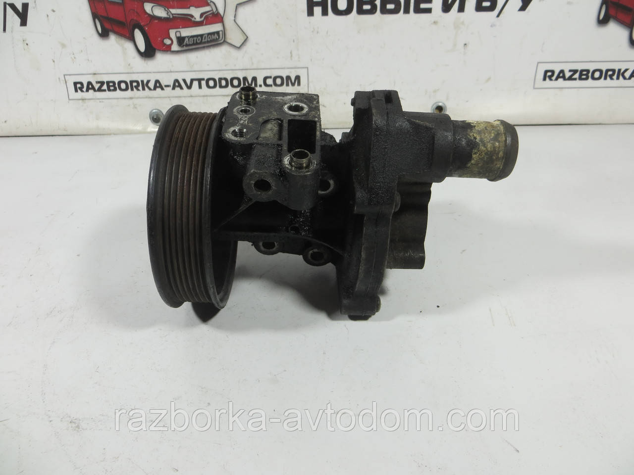 Помпа 2.4DI, 2.4TDCI, 2.4TDE FORD TRANSIT (2000-2006) ОЕ: 0070905137