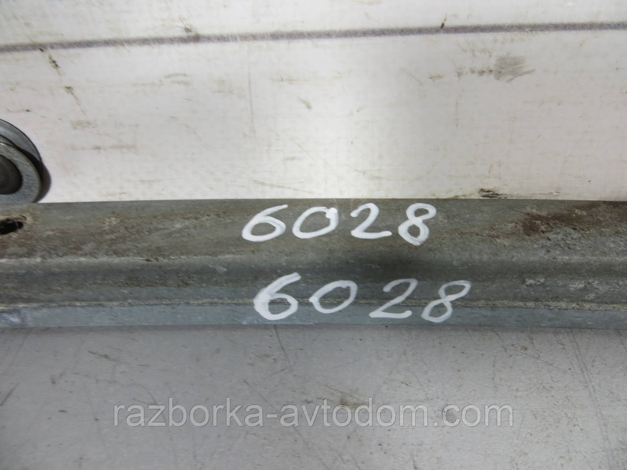 Напрямна рейка скла задньої лівої двері OPEL VECTRA B (1999-2003) ОЕ: 90464285