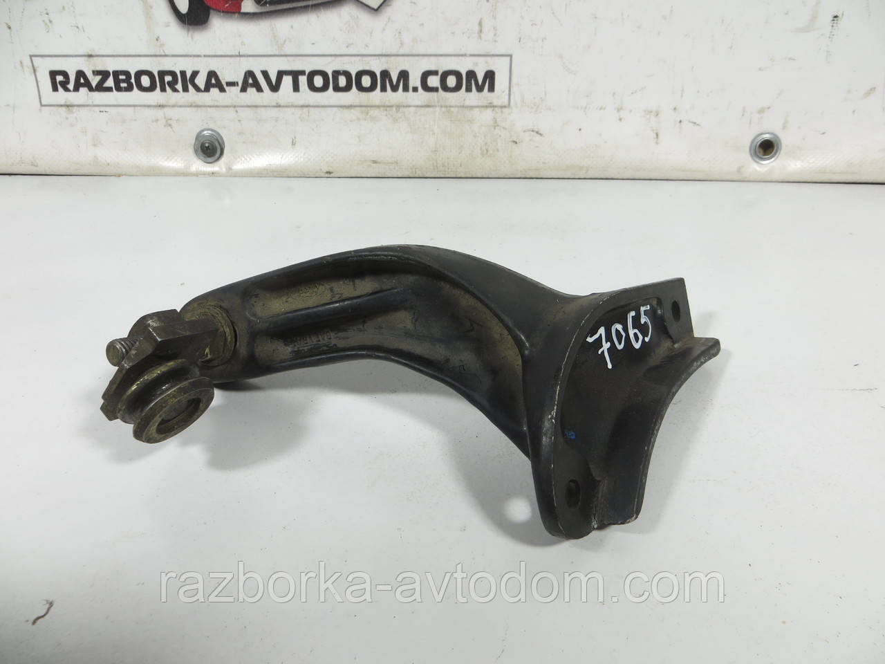 Ролик бічних дверей правий верхній FORD TRANSIT (1986-2000) ОЕ: 1006374