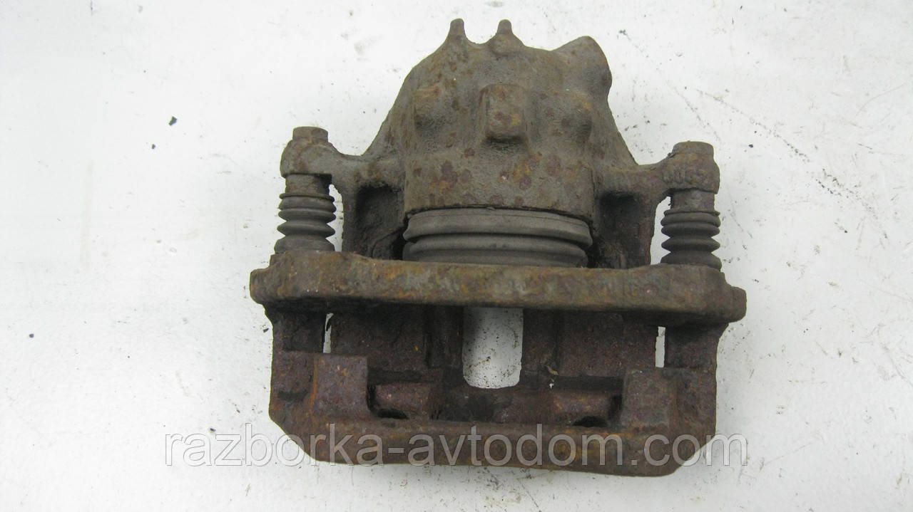 Суппорт передній правий Volvo 440/460 (1987-1996) OE:3344059