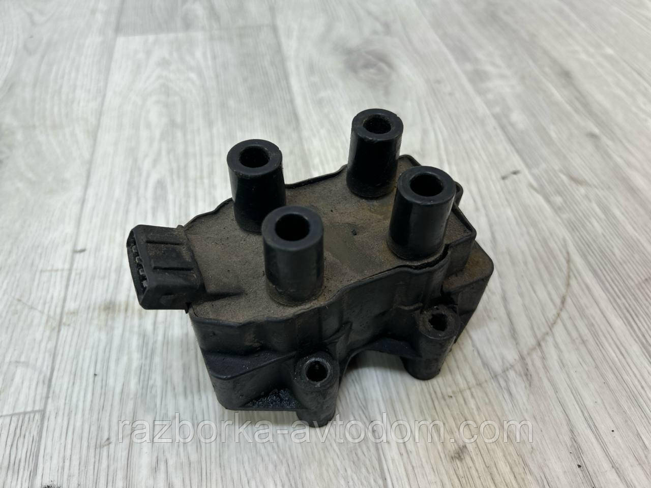 Котушка запалювання 1.8i , 2.0i Opel Omega B, Astra G, F, Calibra, Vectra A, B OE:2526055a ДЕФЕКТ! Трещина на корпусе