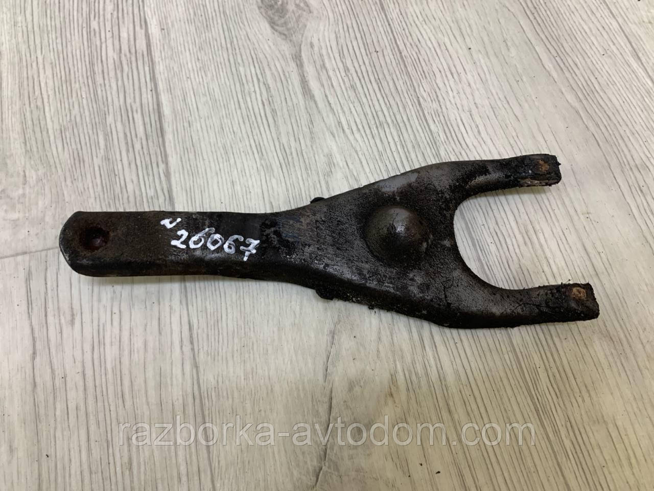 Вилка зчеплення МКПП коробки передач Kia Cerato (2006-2009), OE:4143023000
