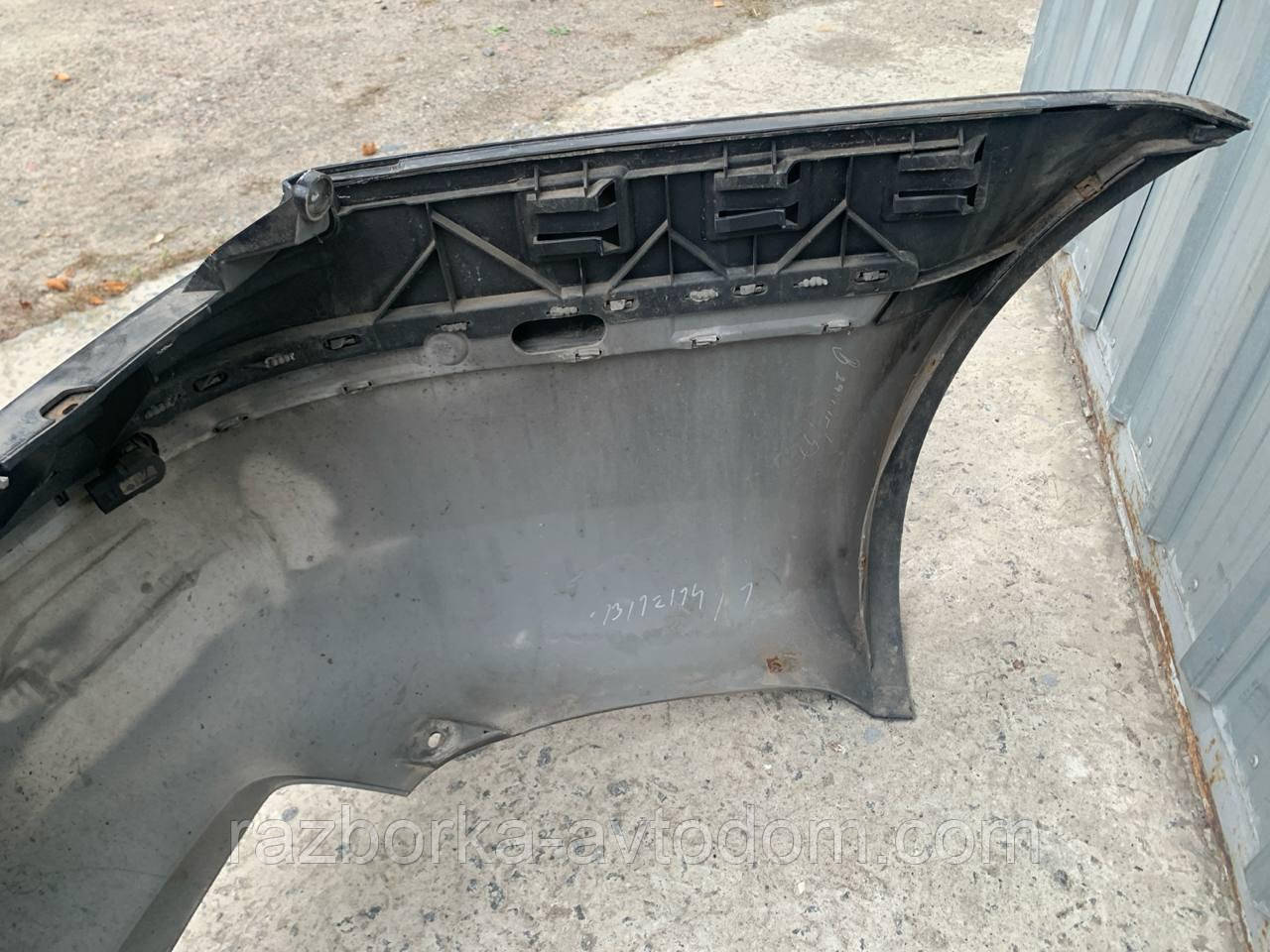 Бампер задній із парктроніками (сидан) Skoda Superb (02-08) OE:3U5807417
