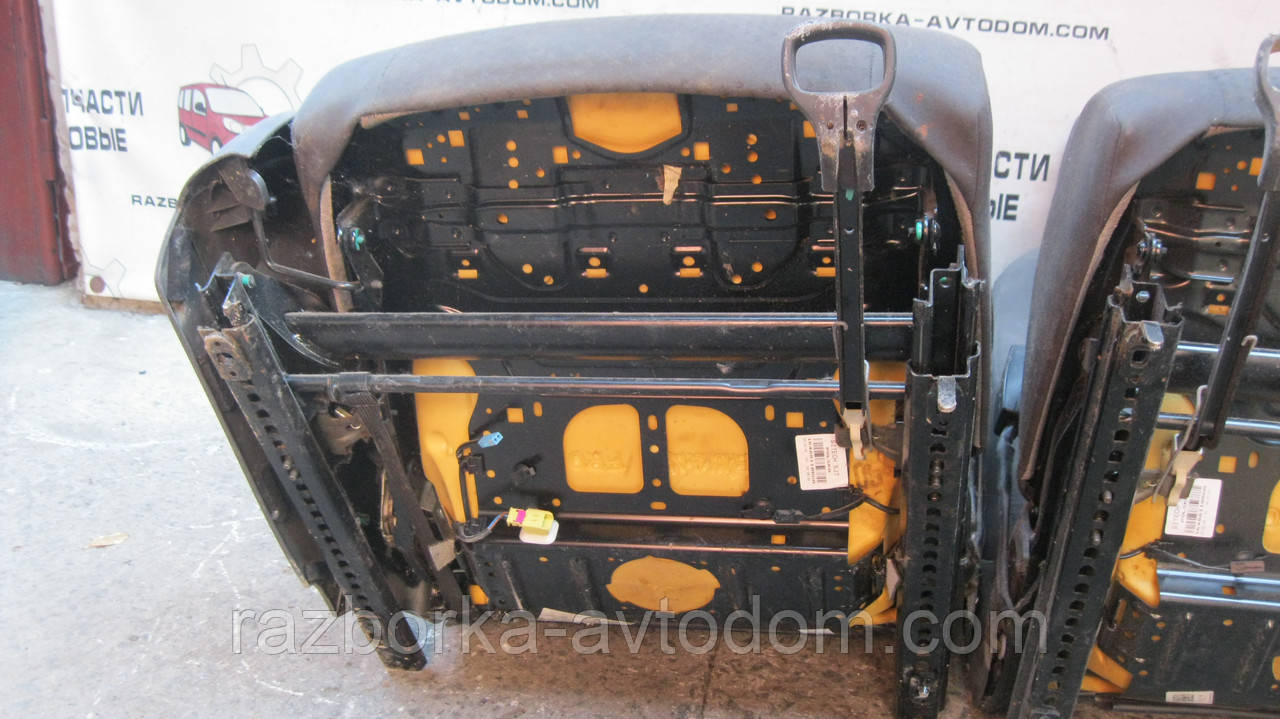 Сидіння передні (комплект) VW Touran (2003-2010) OE:1T0883105H
