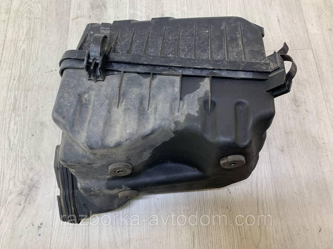 Корпус повітряного фільтра Kia Cerato (2006-2009), OE:281102F800 ДЕФЕКТ: обламано шийкою