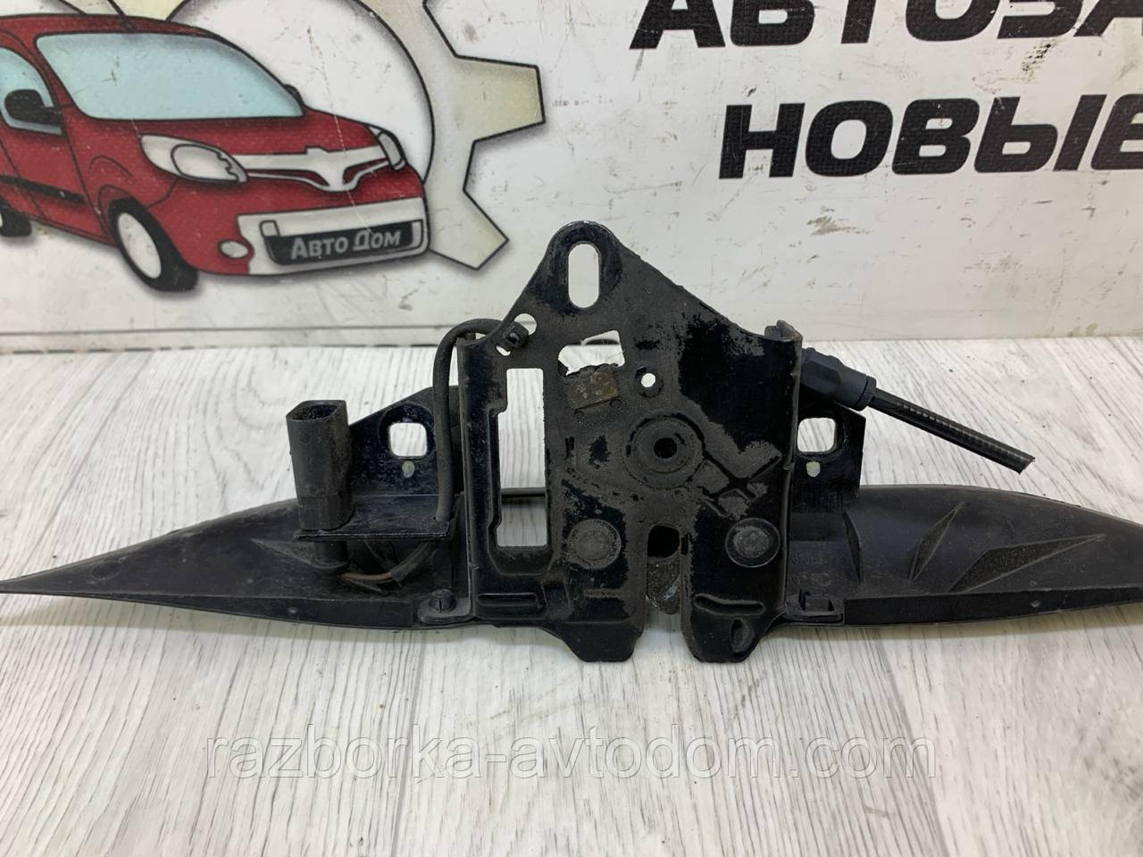 Замок капота (молдінг) Skoda Superb (02-08) OE: 3B0823603