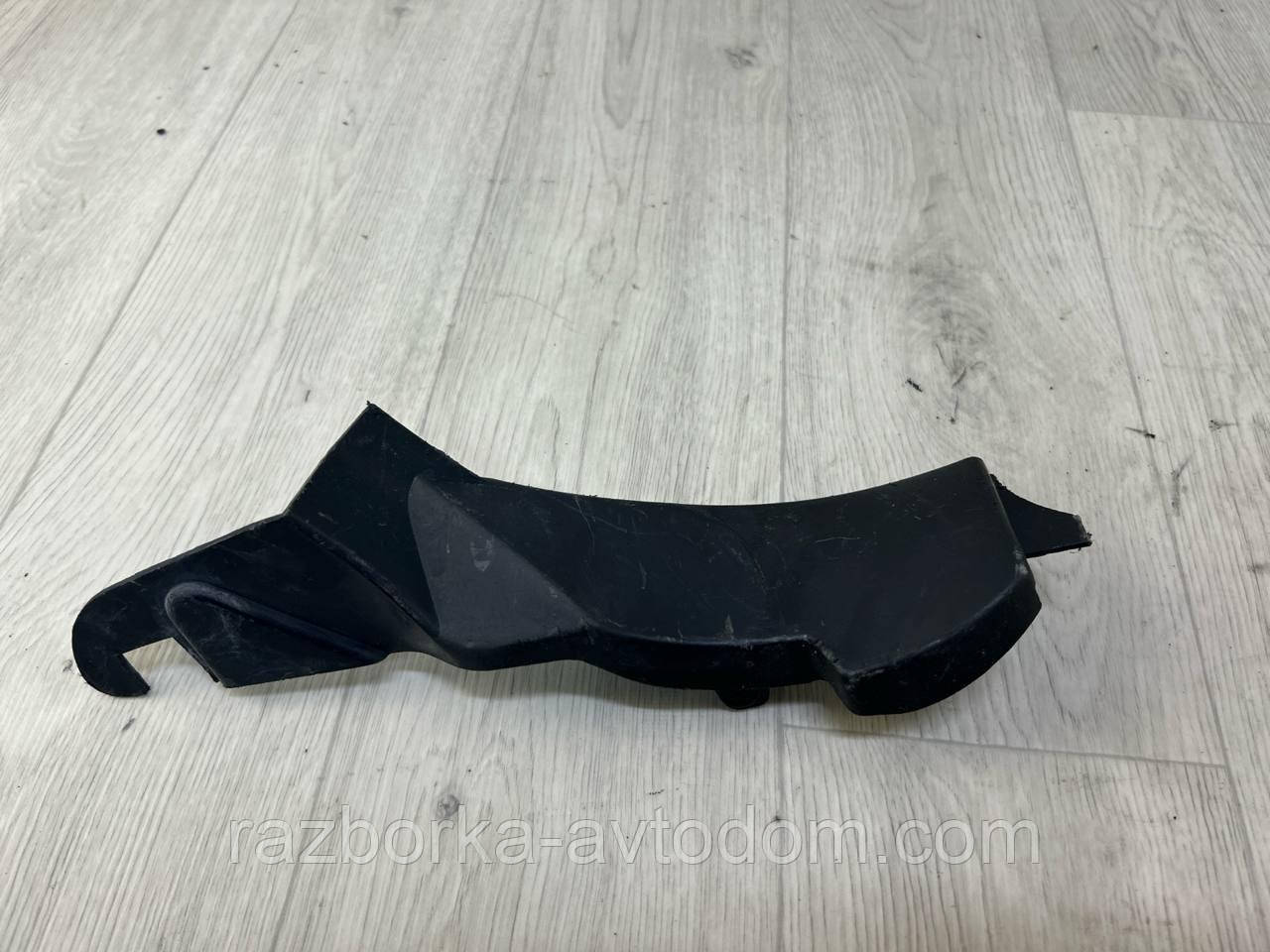 Накладка/Обліцовка петлі капота права PEUGEOT 407 (04-11) OE:9649124480