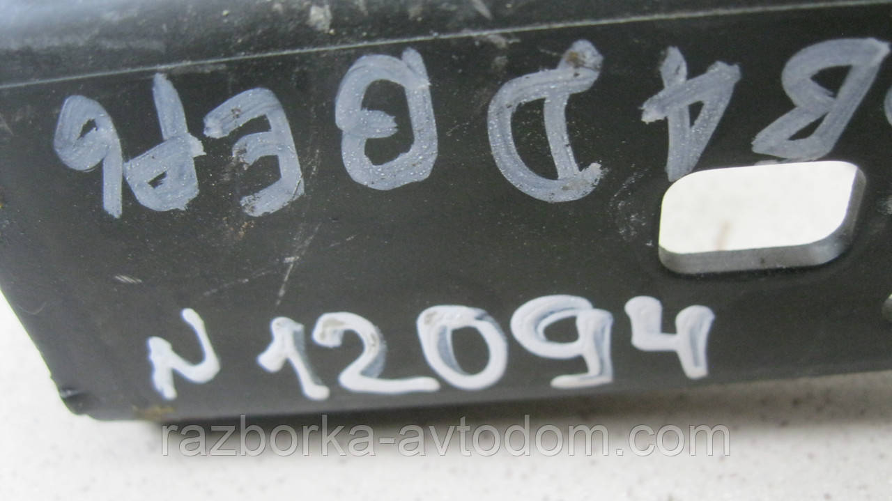 Ролик бічних правих зсувних дверей середній Renault Trafic, Opel Vivaro, Nissan Primastar OE:7700312372