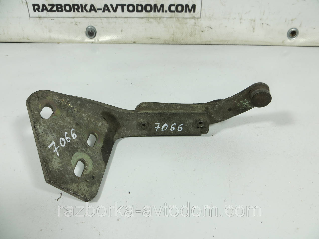 Ролик бічних дверей правий нижній FORD TRANSIT (1986-2000) ОЕ: 1087980