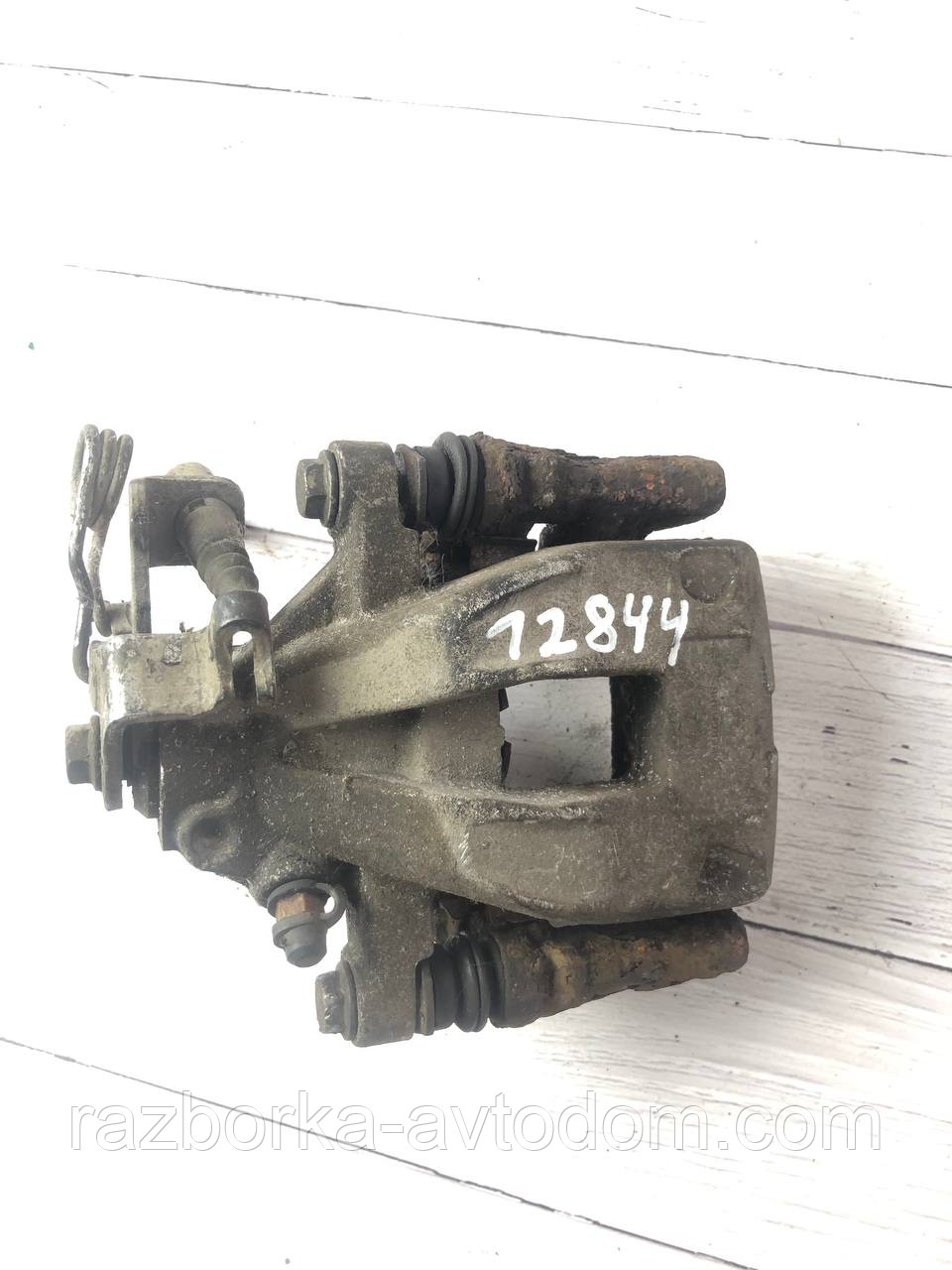 Суппорт задній лівий Citroen C4 (04-08)