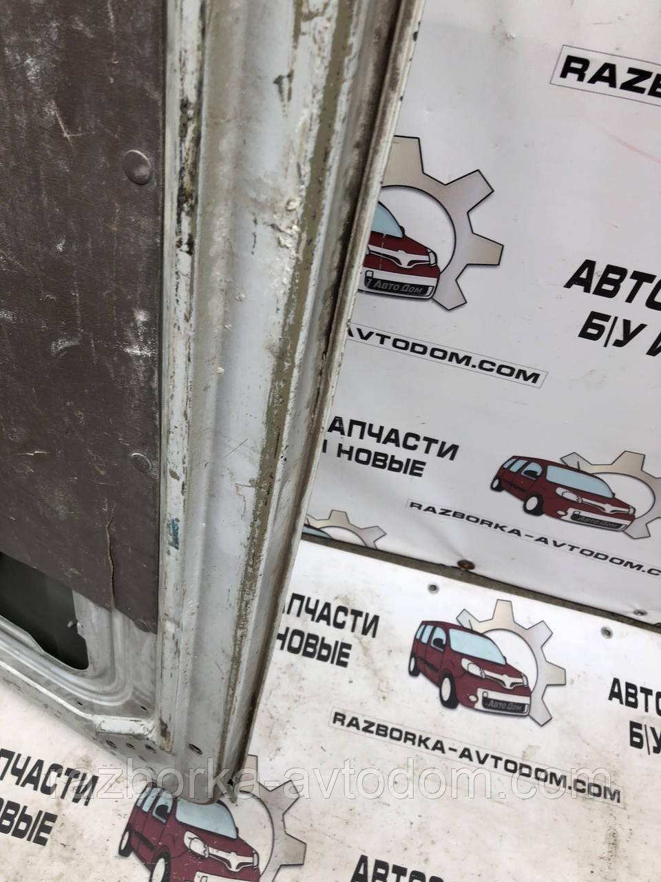 Двері бічні зсувні праві низькі Renault Master (98-10)