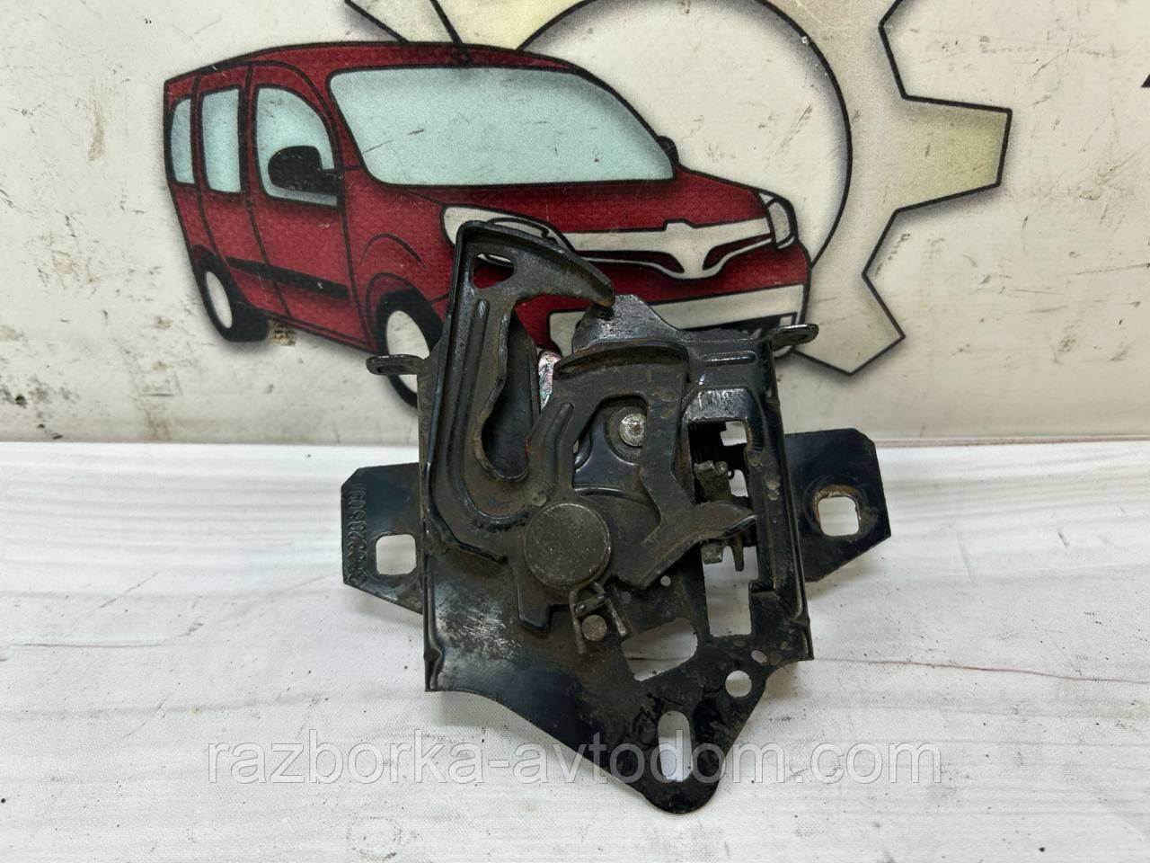 Замок капота VW Passat B5 (96-00) OE:3b0823509t