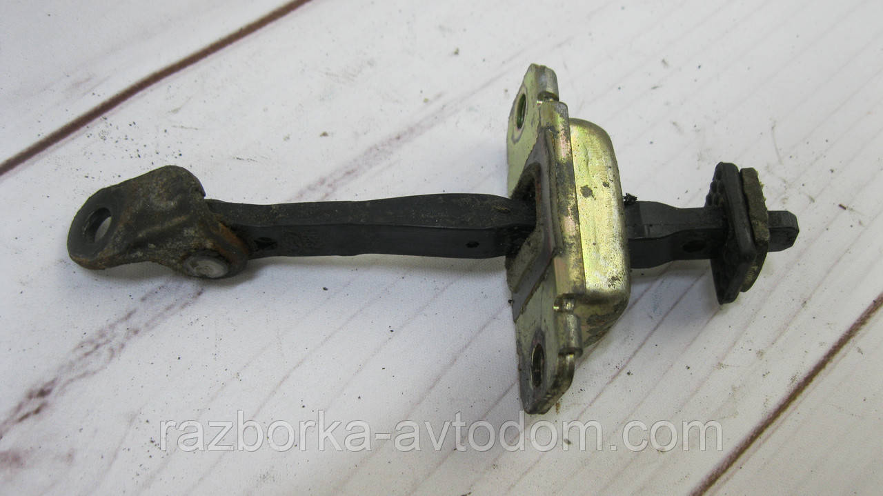 Обмежувач дверей передній лівий Hyundai Getz (2002-2005) OE:793801C000