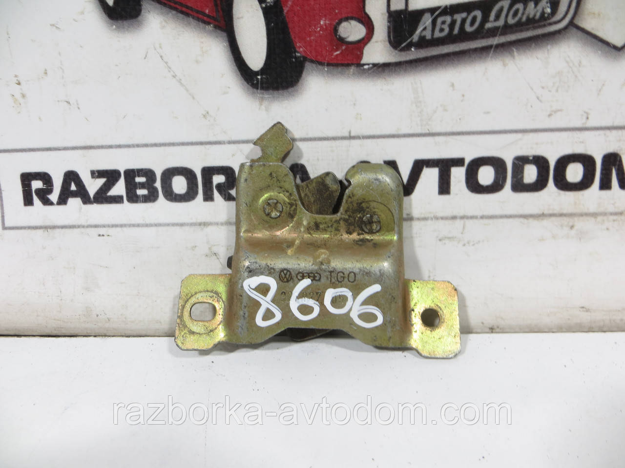 Замок кришки багажника VW Jetta 1, Golf 1 (1974-1984) ОЕ: 321827505C
