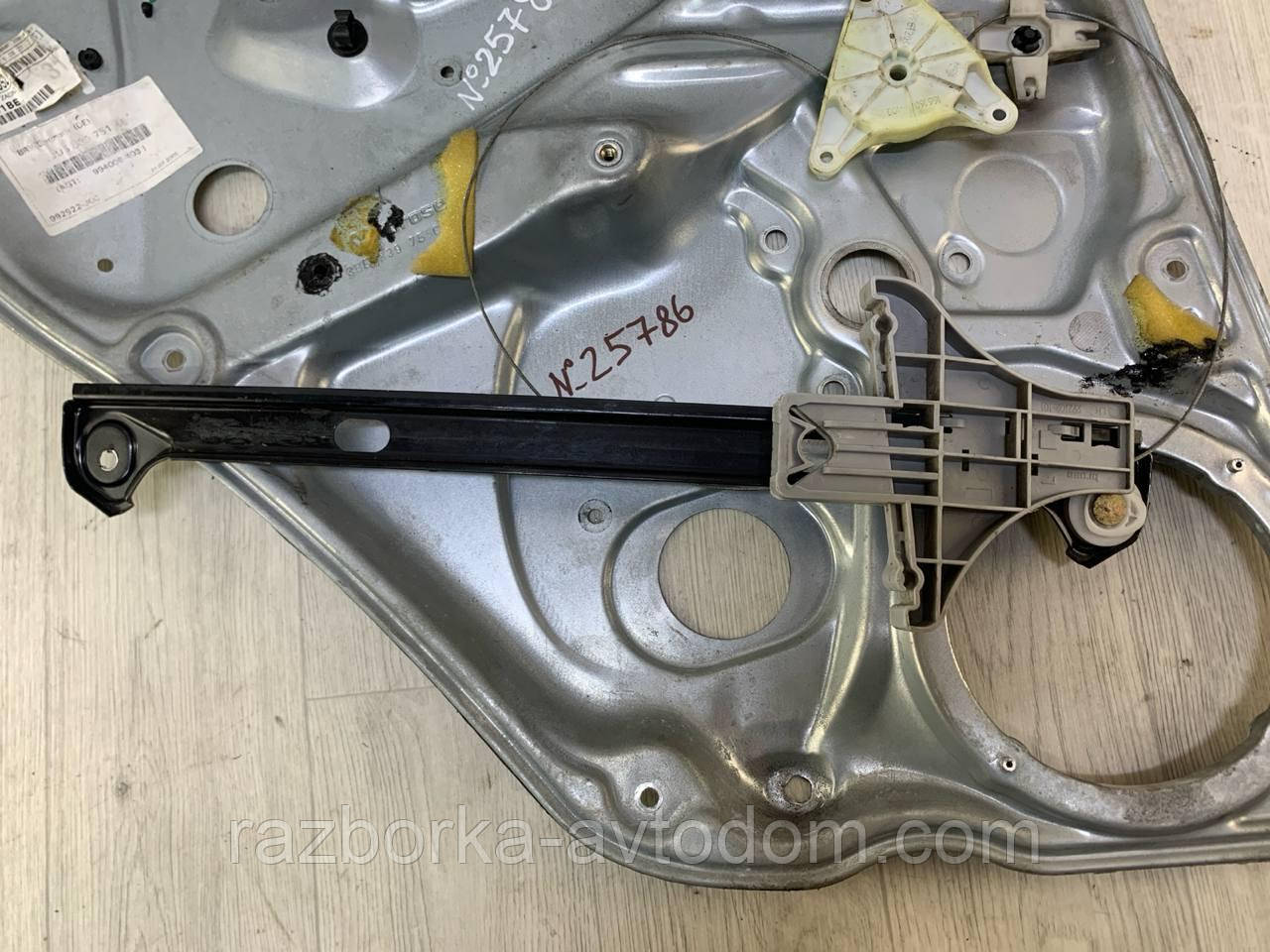 Склопідіймач дверцят задньої лівої дефекти Skoda Superb (02-08) OE: 3B5839755